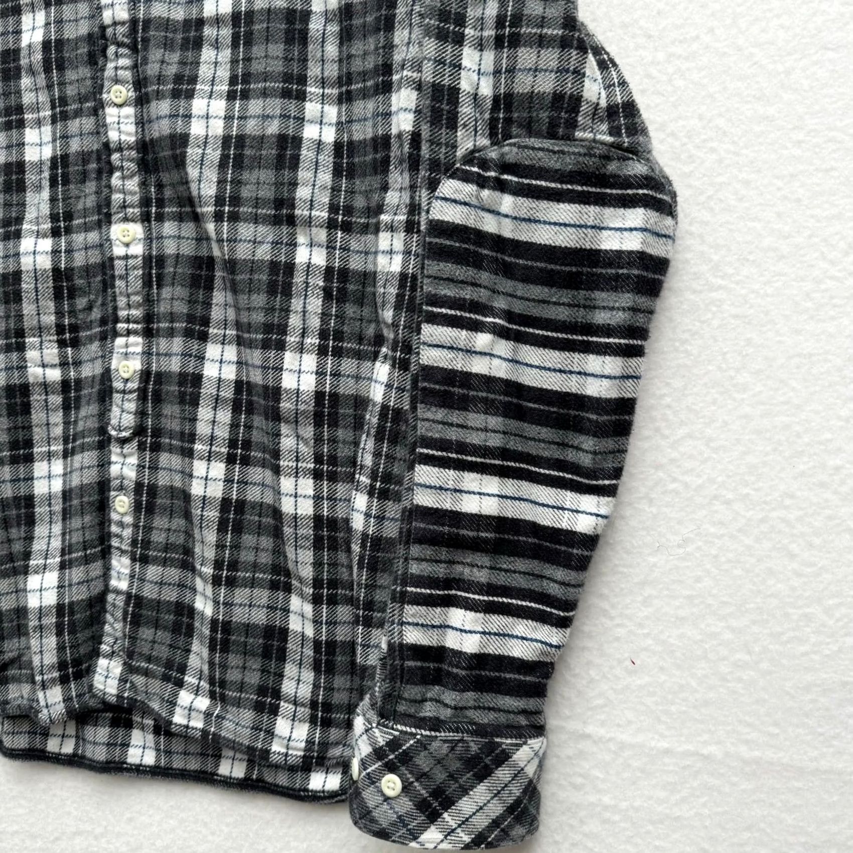 Lacoste Lacoste Live Men’s Plaid Flannel Button-Down Shirt Gray L 42 Large Button-Up Shirt Mens Regular Size Long Sleeve Block Plaid 90s Colorful Size US L / EU 52-54 / 3 - 2 Thumbnail