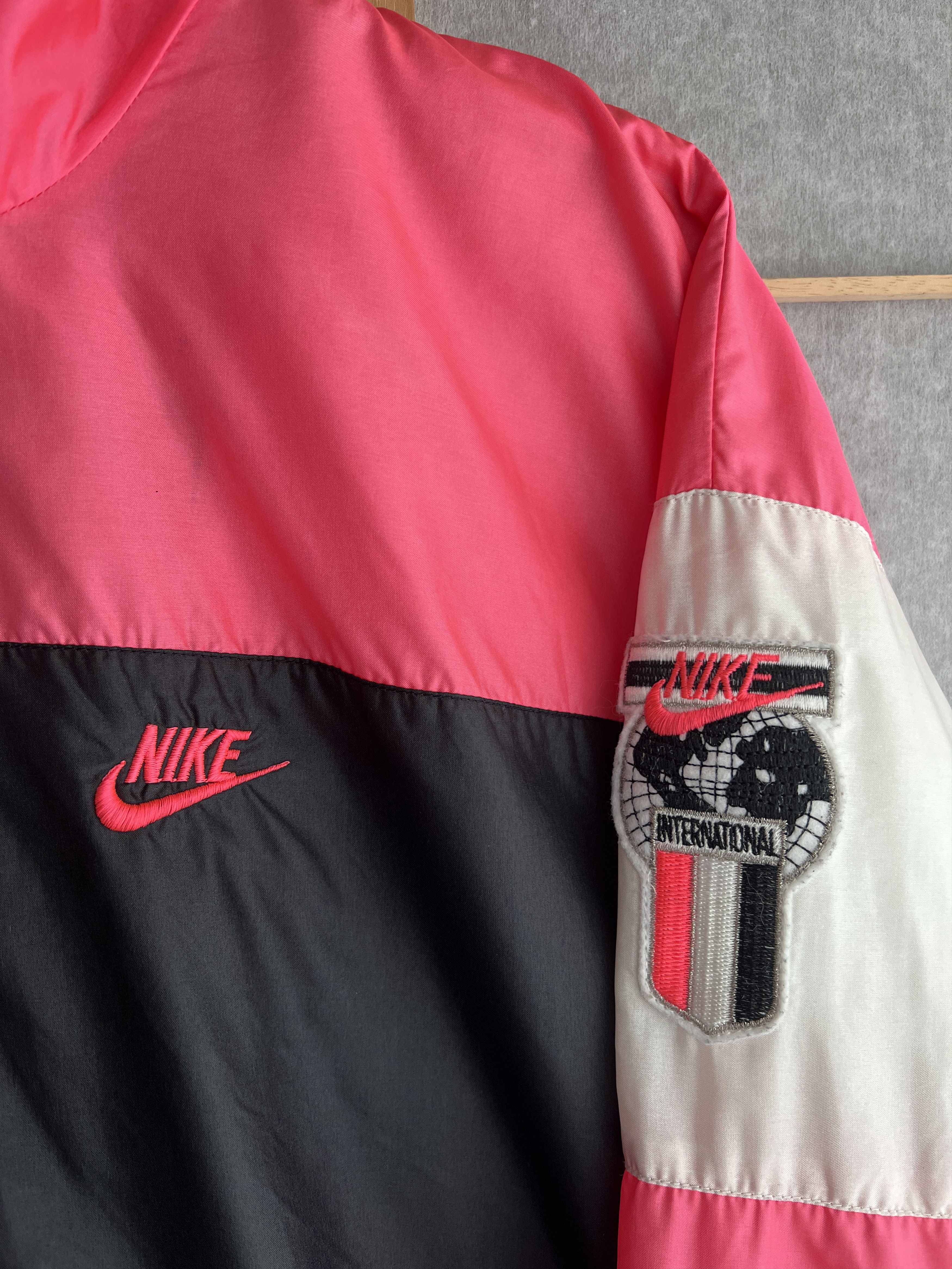 Nike Rare! Nike International 1980s nylon track top retro jacket Size US M / EU 48-50 / 2 - 7 Thumbnail
