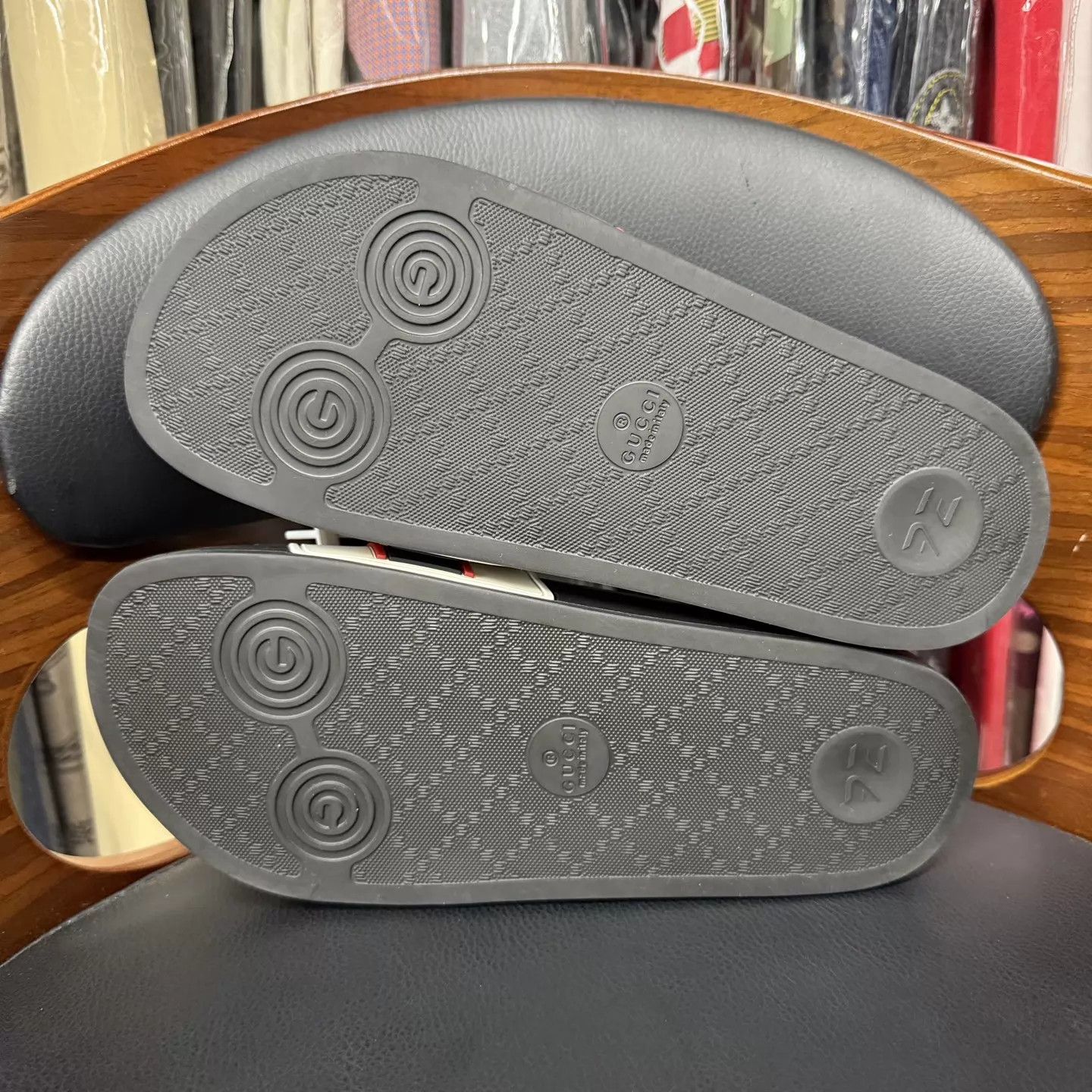 Gucci Gucci Black Red GG Slippers EU39 Like New Worn Once Size US 6 / EU 39 - 9 Thumbnail