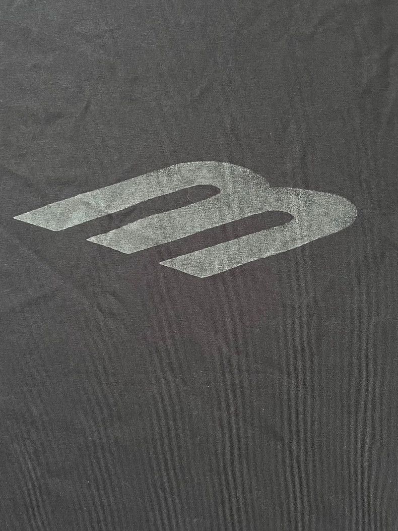 Balenciaga Balenciaga size 1 Faded Logo Print Crew Neck Short Sleeve T Size US XS / EU 42 / 0 - 3 Thumbnail