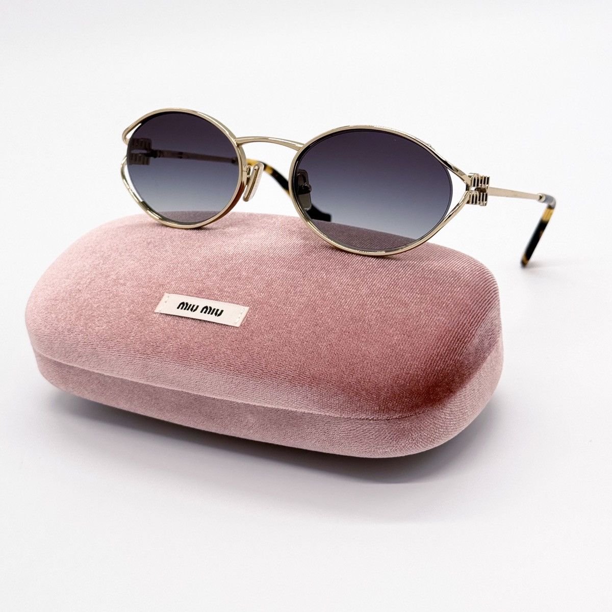 image of New Miu Miu Smu 52Y Zvn5D1 Oval Mu 52Ys Zvn5D1 Sunglasses in Gold, Women's