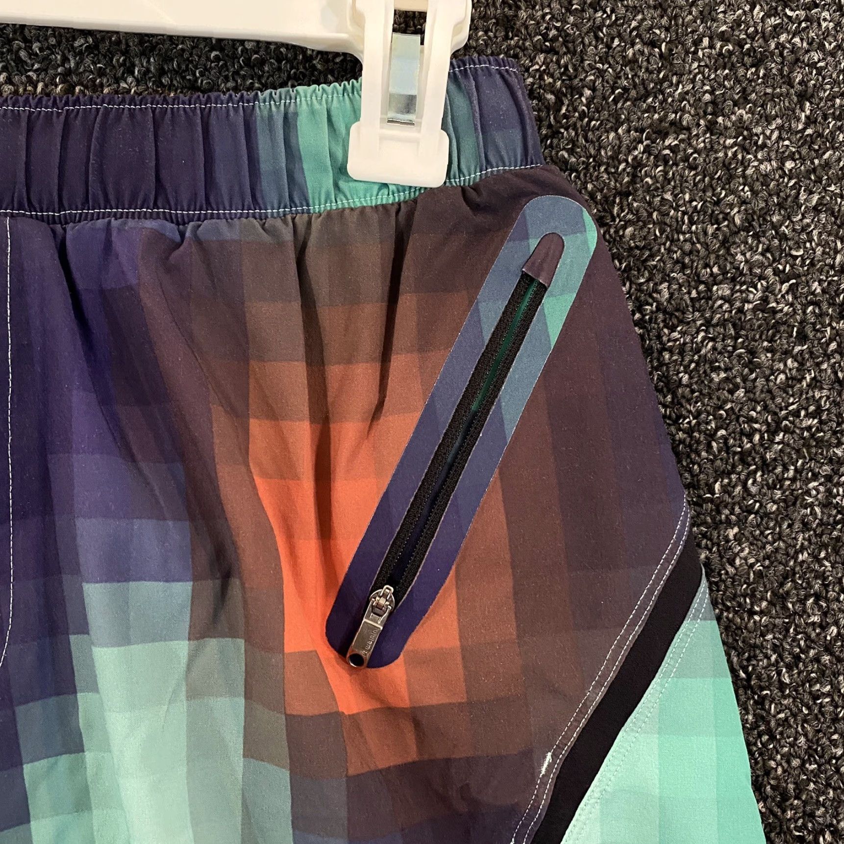 Lululemon Lululemon Pace Breaker Shorts Mens Medium 7” Inseam Multicolor Geometric Workout Size US 31 - 3 Thumbnail