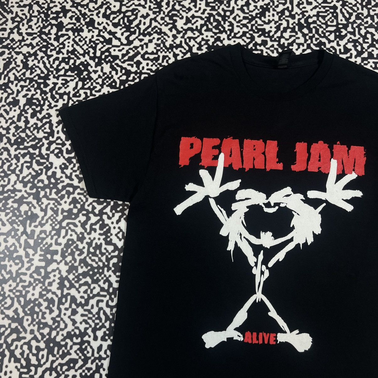 Band Tees Vintage Y2K Pearl Jam Alive Band Rock Tour T-shirt 90s Style Size US M / EU 48-50 / 2 - 5 Thumbnail