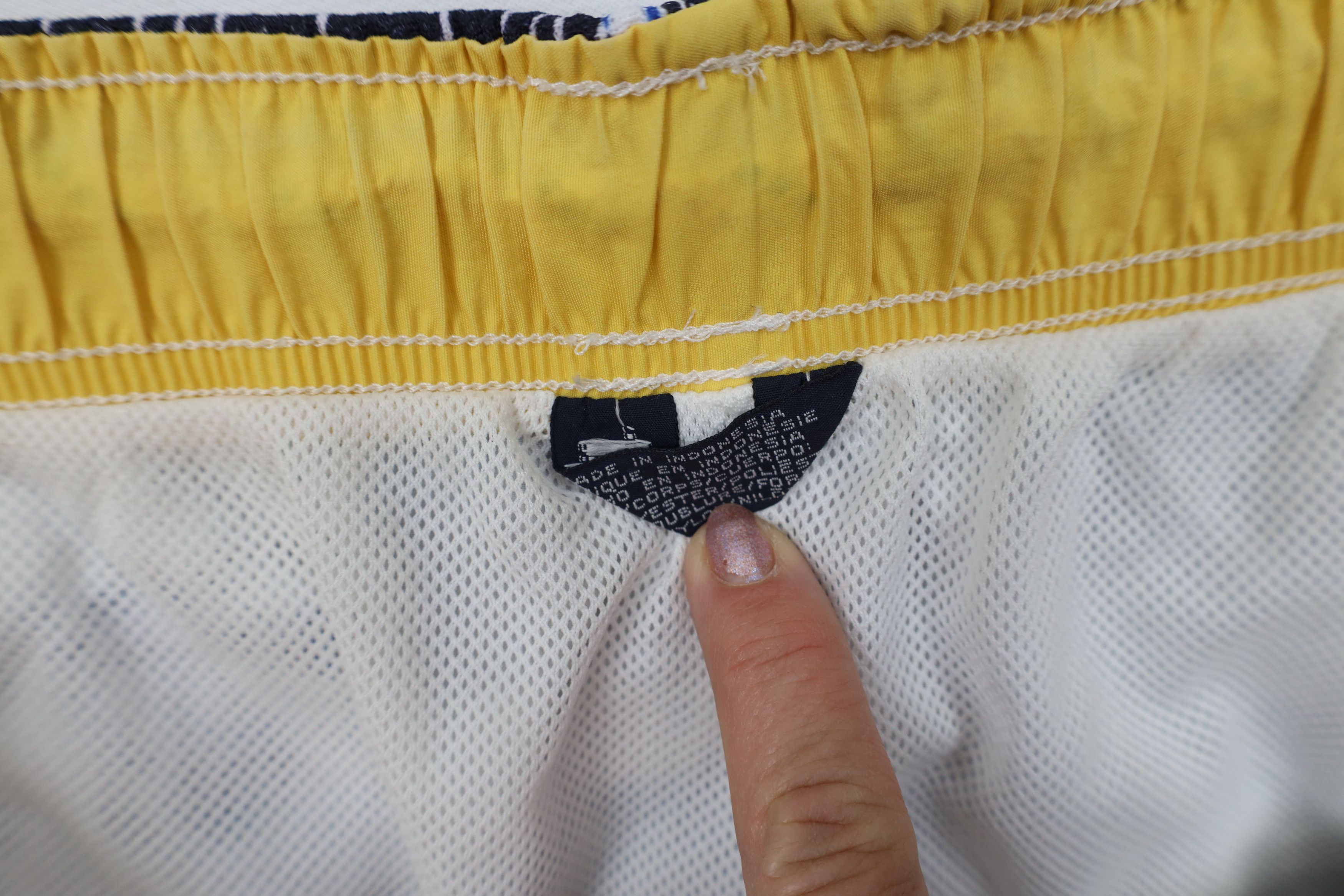 Tommy Hilfiger Vintage 90s Tommy Hilfiger Stars Striped Lined Shorts Trunks Size US 38 / EU 54 - 7 Thumbnail