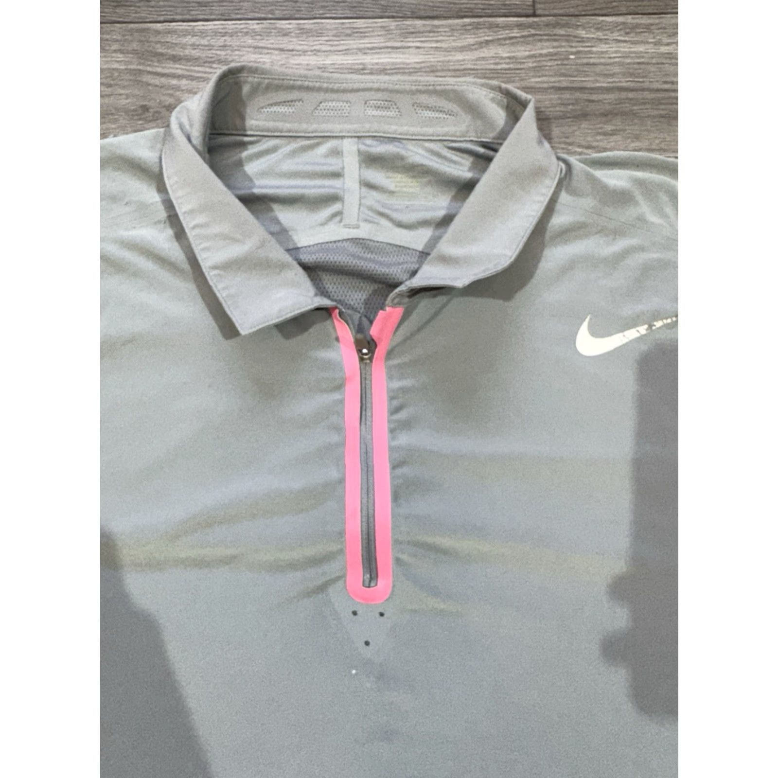 Nike RF ROGER FEDERER 2013 AUSTRALIAN OPEN TENNIS GRAY SHIRT NIKE 522830-066 MENS L SHIRT gray Nike Mens L 2013 Australian Open Federer Size US L / EU 52-54 / 3 - 6 Thumbnail