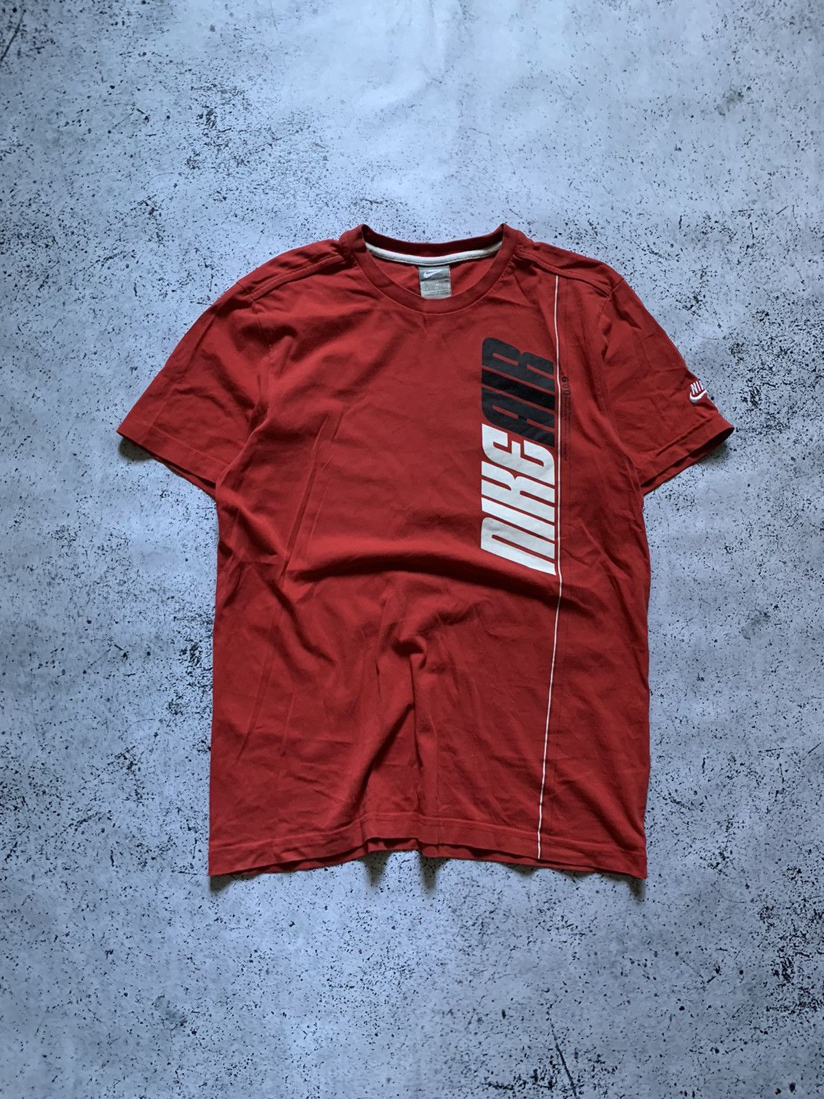 Nike Vintage Nike Big Swoosh T-shirt Y2K Logo Tee USA Size US S / EU 44-46 / 1 - 1 Thumbnail