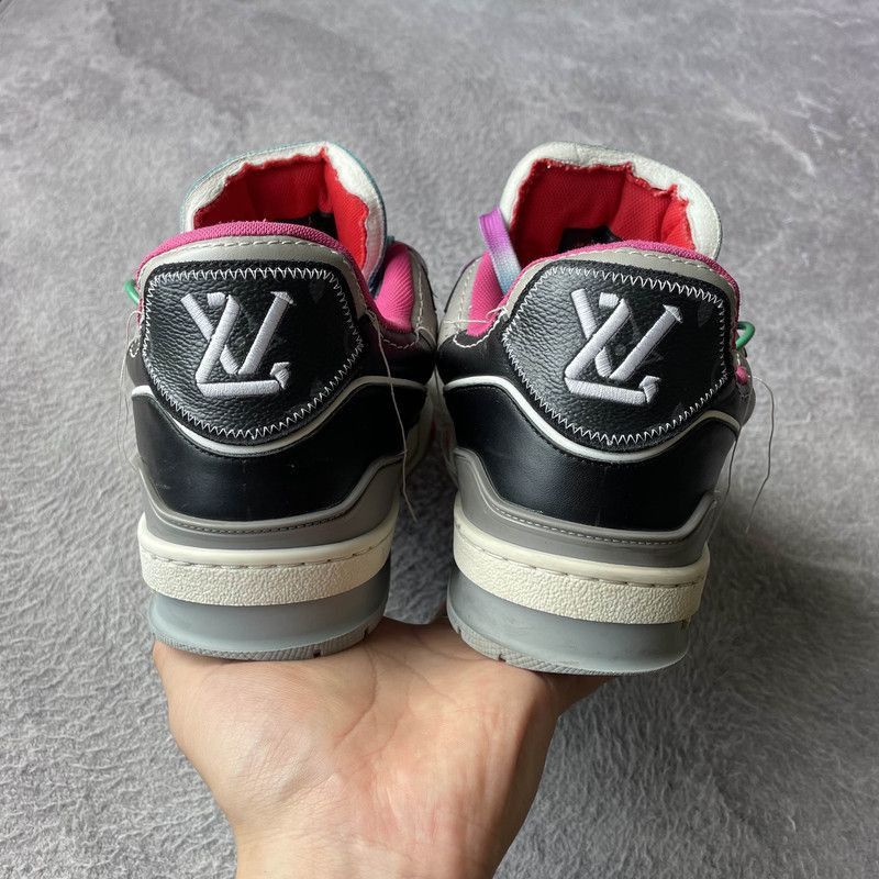 Louis Vuitton Louis Vuitton Sporty Low-Top Trainer Sneakers - Size US 6.5 / EU 39-40 - 3 Thumbnail