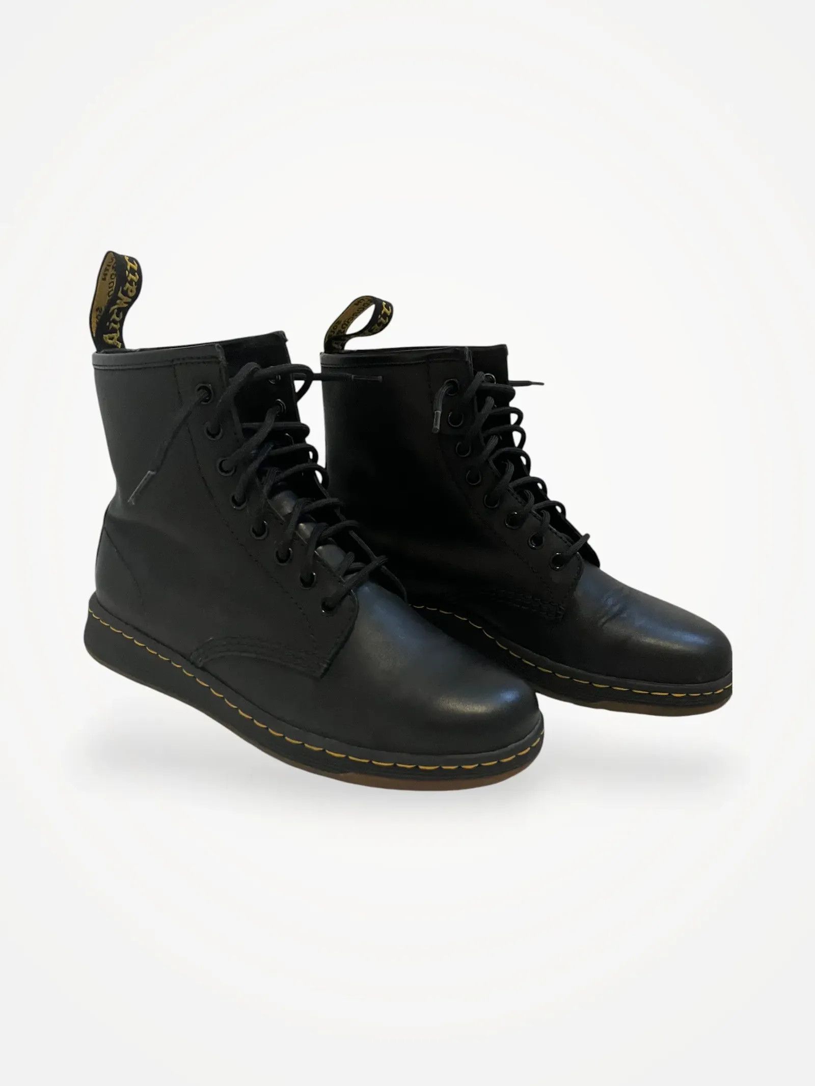 Dr. Martens Newton Lace up boots