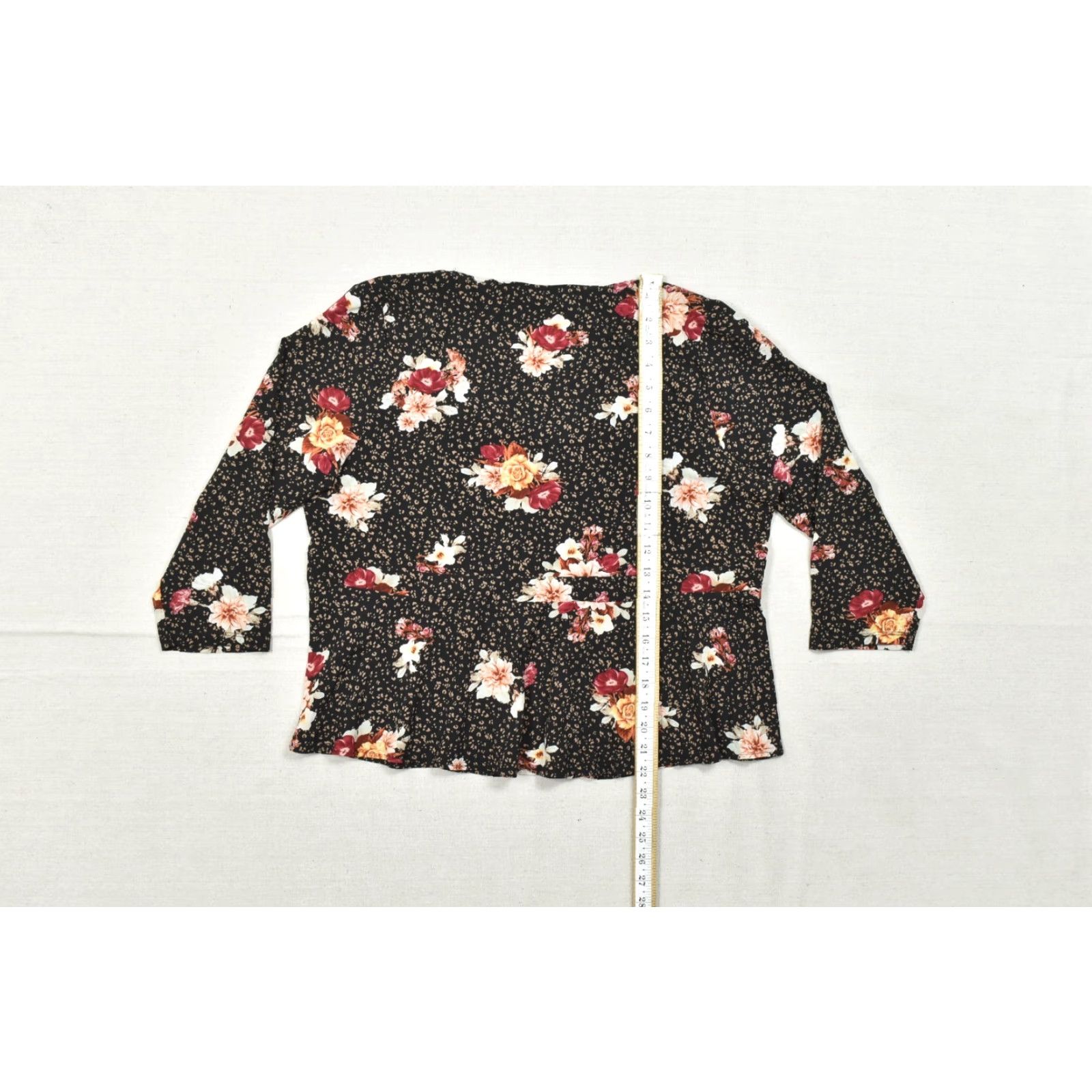 Torrid Torrid Blouse Black Floral Leopard Print 3/4 Sleeve V-Neck Hook & Eye Peplum Top 00 Women Plus Size Size XXS / US 00 / IT 34 - 4 Thumbnail