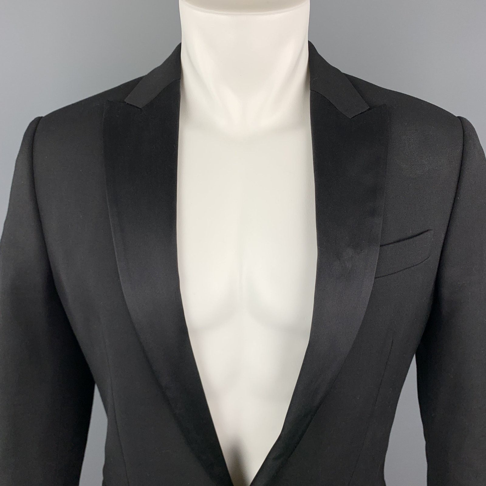 Dsquared2 Size 40 Black Wool Blend Satin Peak Lapel Tuxedo Jacket Size 40R - 2 Thumbnail