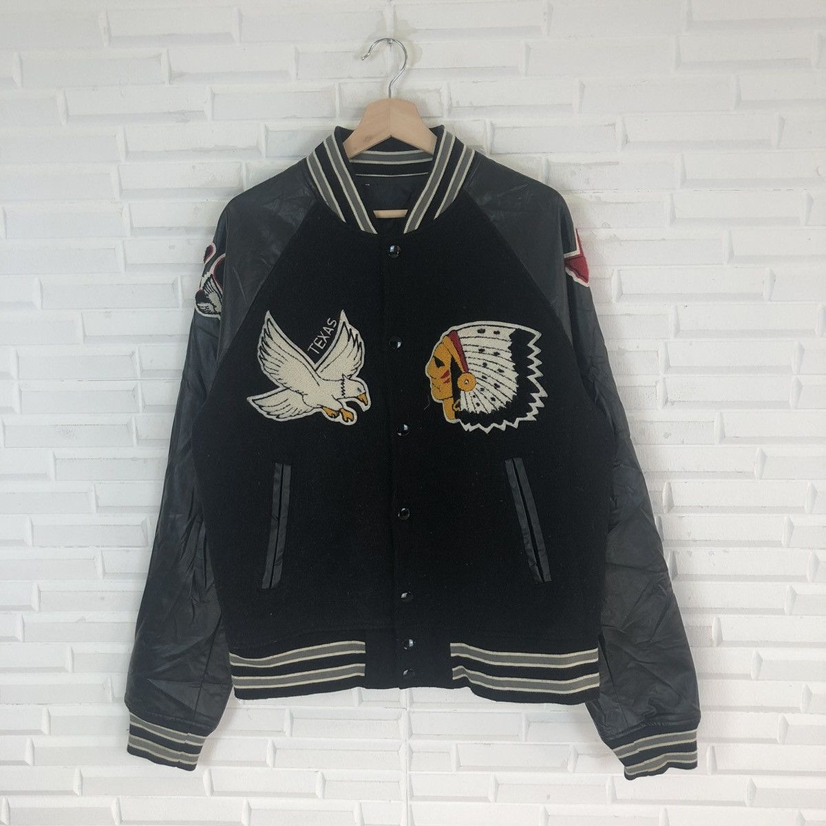 Vintage INDIAN CHIEFS COMANCHE VARSITY JACKET Size US M / EU 48-50 / 2 - 14 Thumbnail
