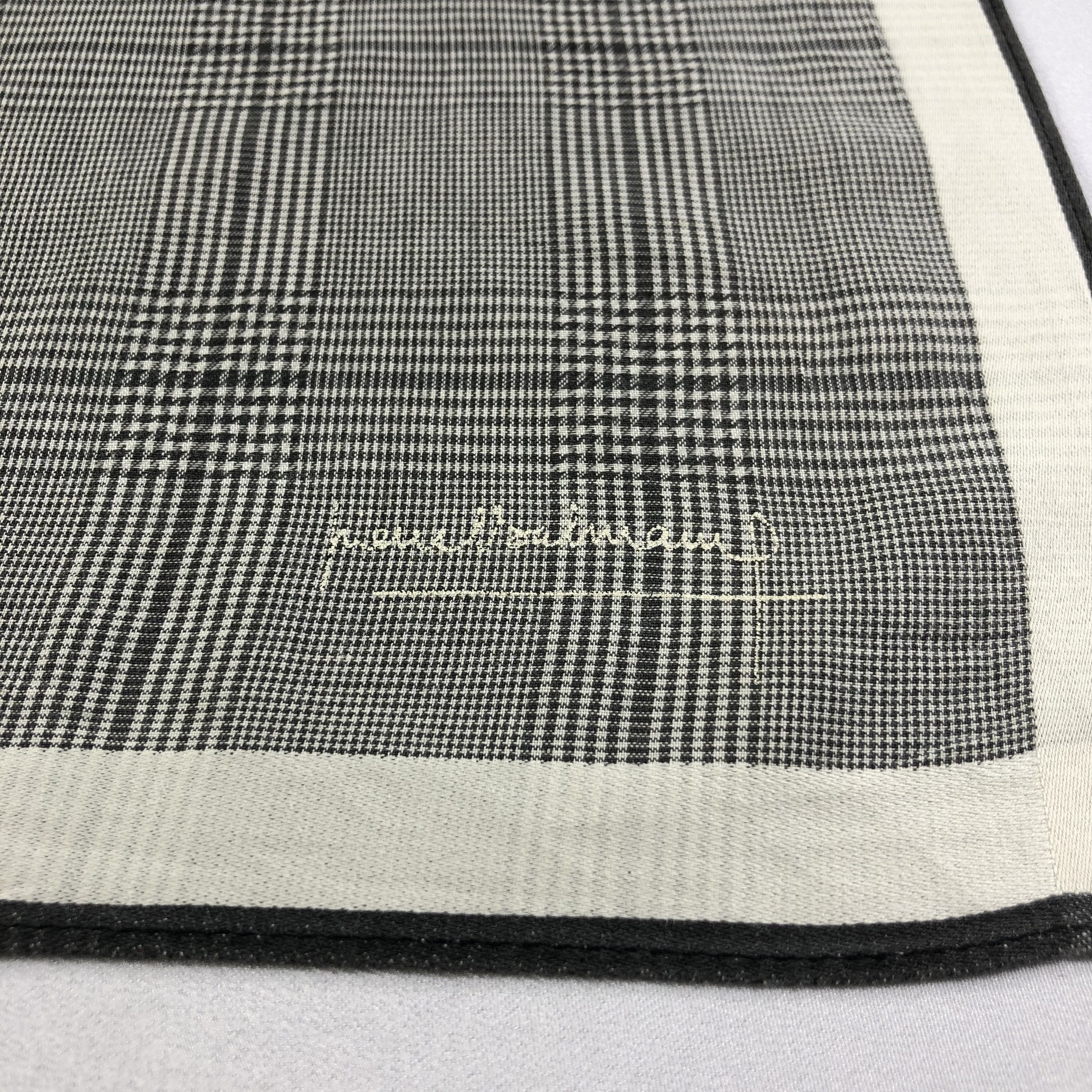 Pierre Balmain × Vintage Pierre Balmain Handkerchief Neckerchief Bandana H2177 Size ONE SIZE - 4 Thumbnail