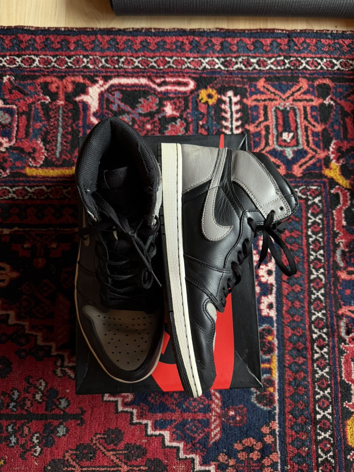 Jordan Brand Shadow Air Jordan 1 Retro High OG 2018 Size US 11 / EU 44 - 4 Thumbnail