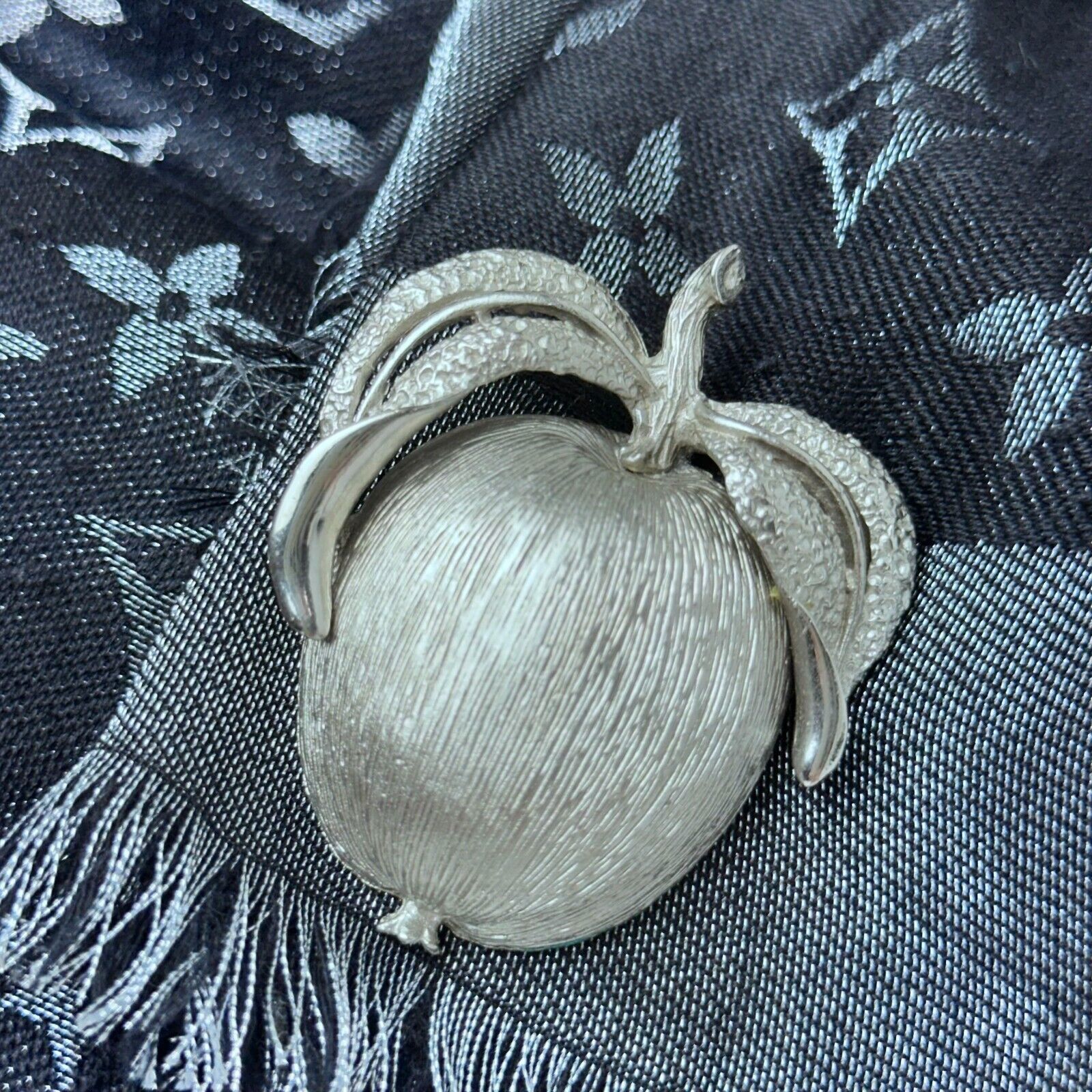 Other Sarah Coventry Vintage Silver Tone Apple Delight Brooch Pin Size ONE SIZE - 5 Thumbnail
