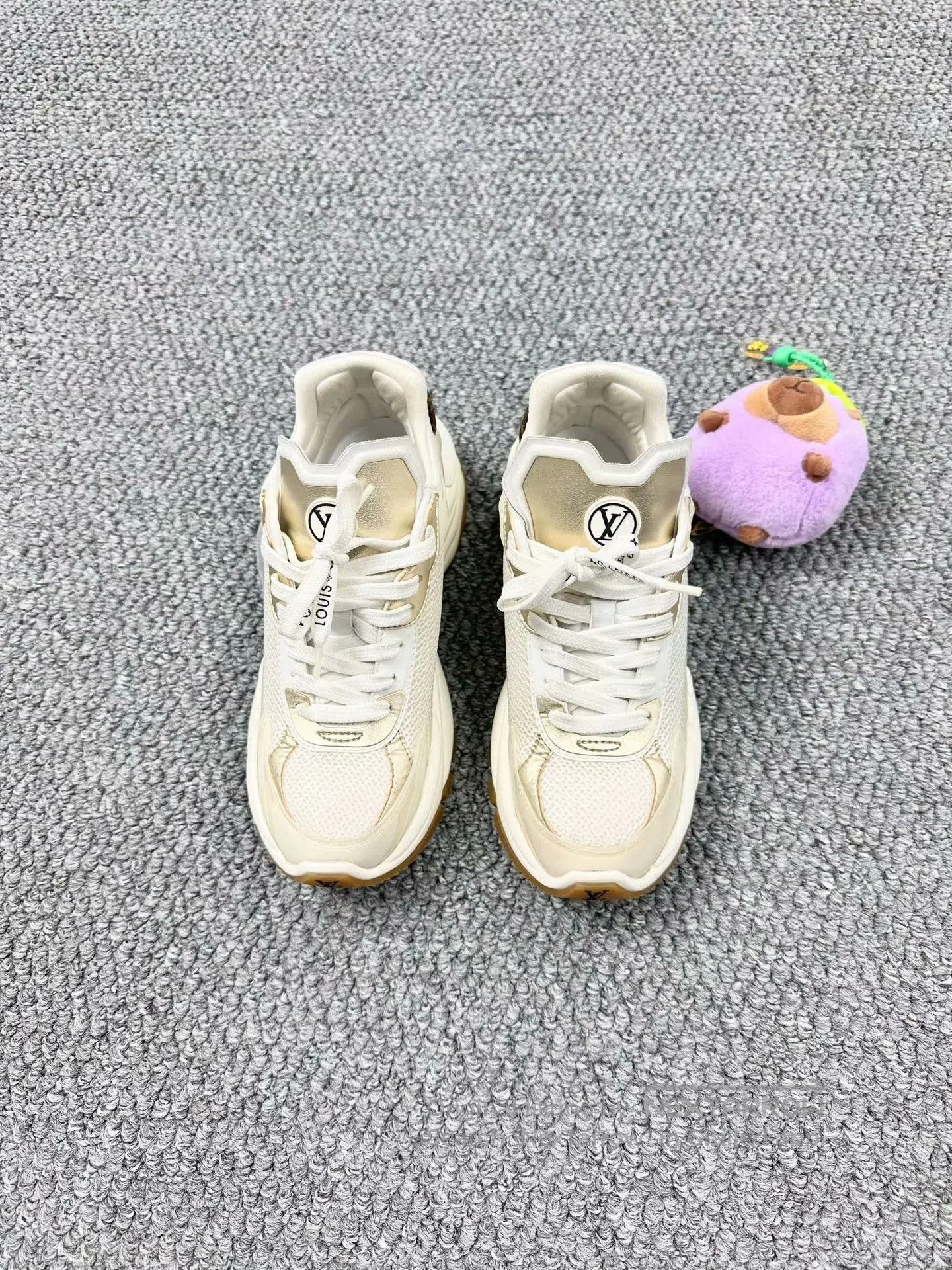 Louis Vuitton Louis Vuitton White and Gold RUN Casual Sports Shoes| Size US 4.5 / IT 34.5 - 2 Thumbnail