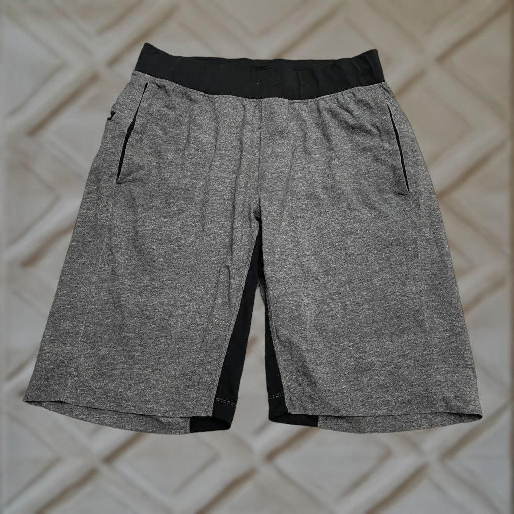 Lululemon Lululemon Active Shorts Mens M Gray Zip Pockets Stretch Drawstring 30x11 Short Athletic Size US 31 - 1 Thumbnail