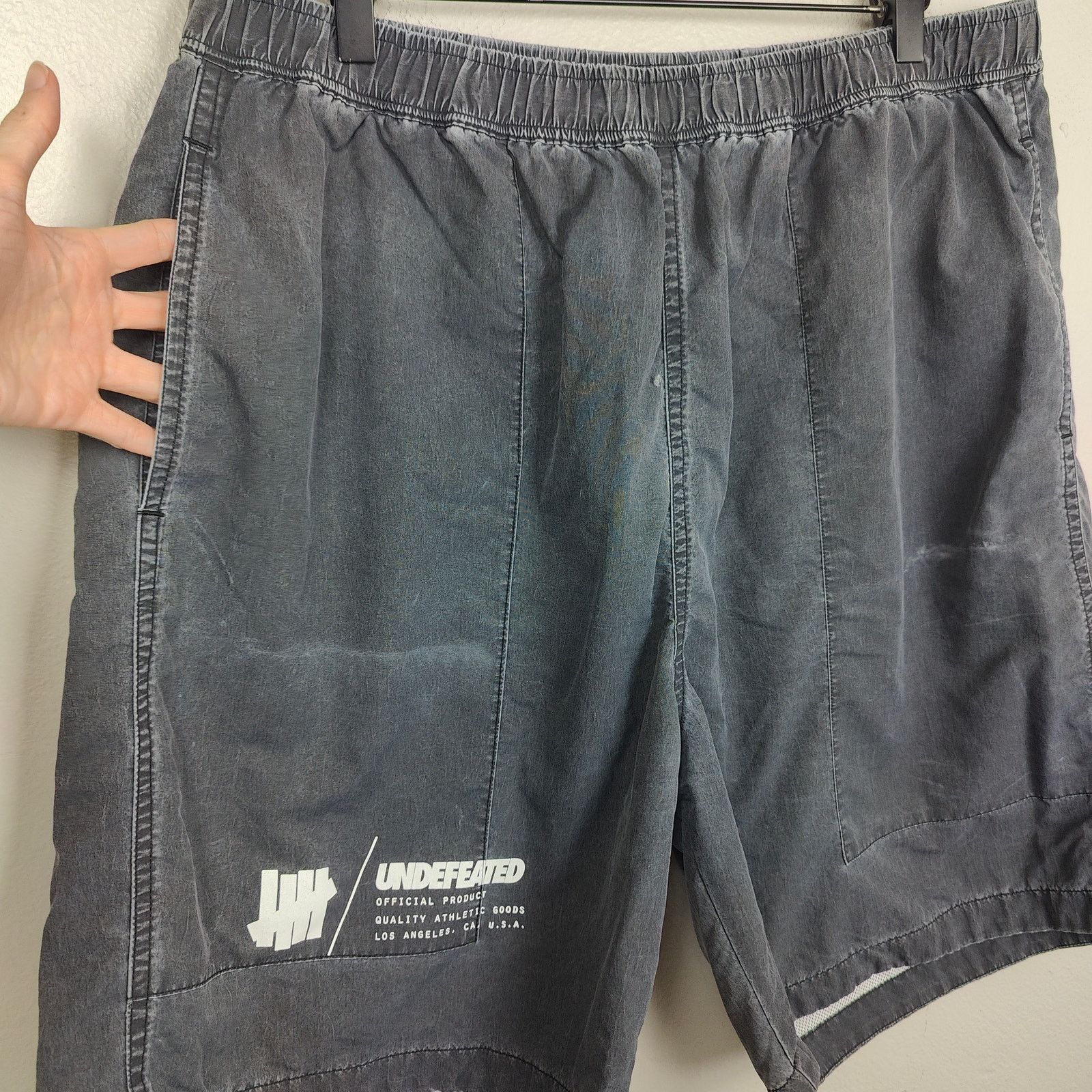 Undefeated Undefeated Shorts XXL Gray Mesh Lined Pockets Pull On Gym Size US 38 / EU 54 - 3 Thumbnail