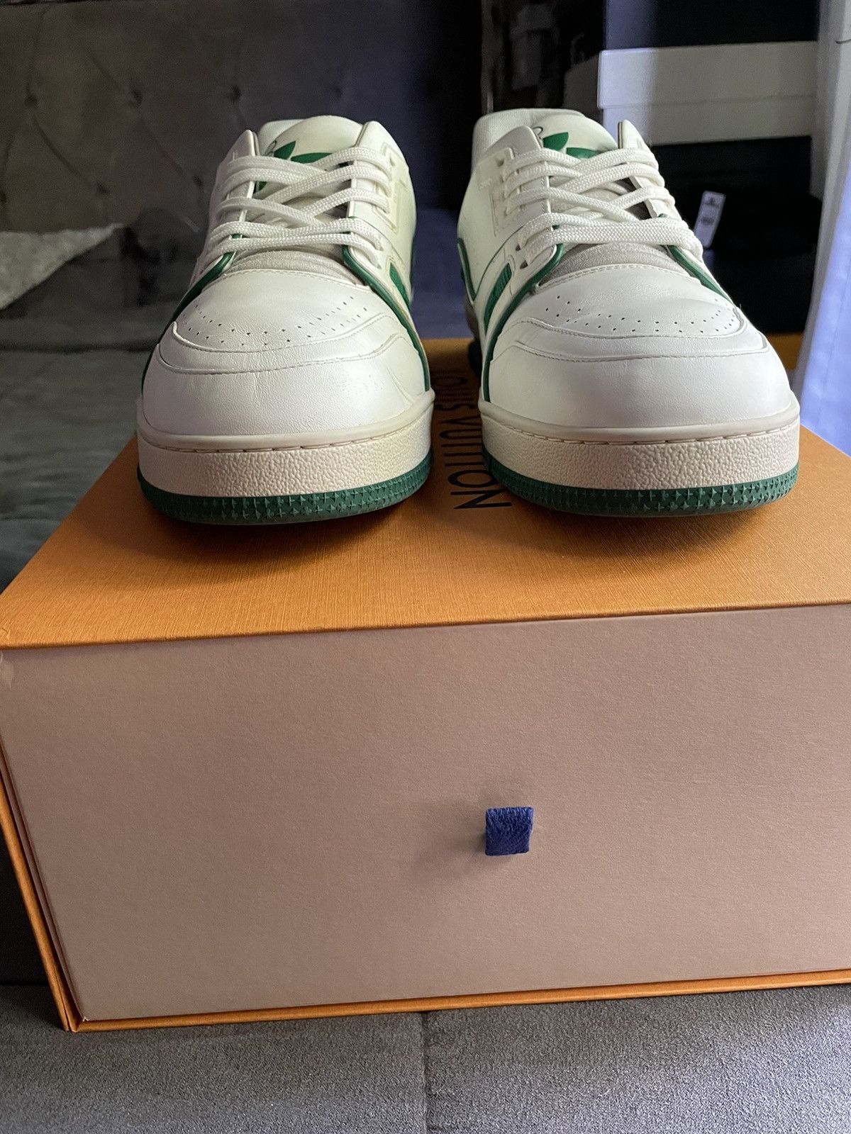 Louis Vuitton Louis Vuitton White Green Signature Trainer Sneaker Size US 11 / EU 44 - 5 Thumbnail