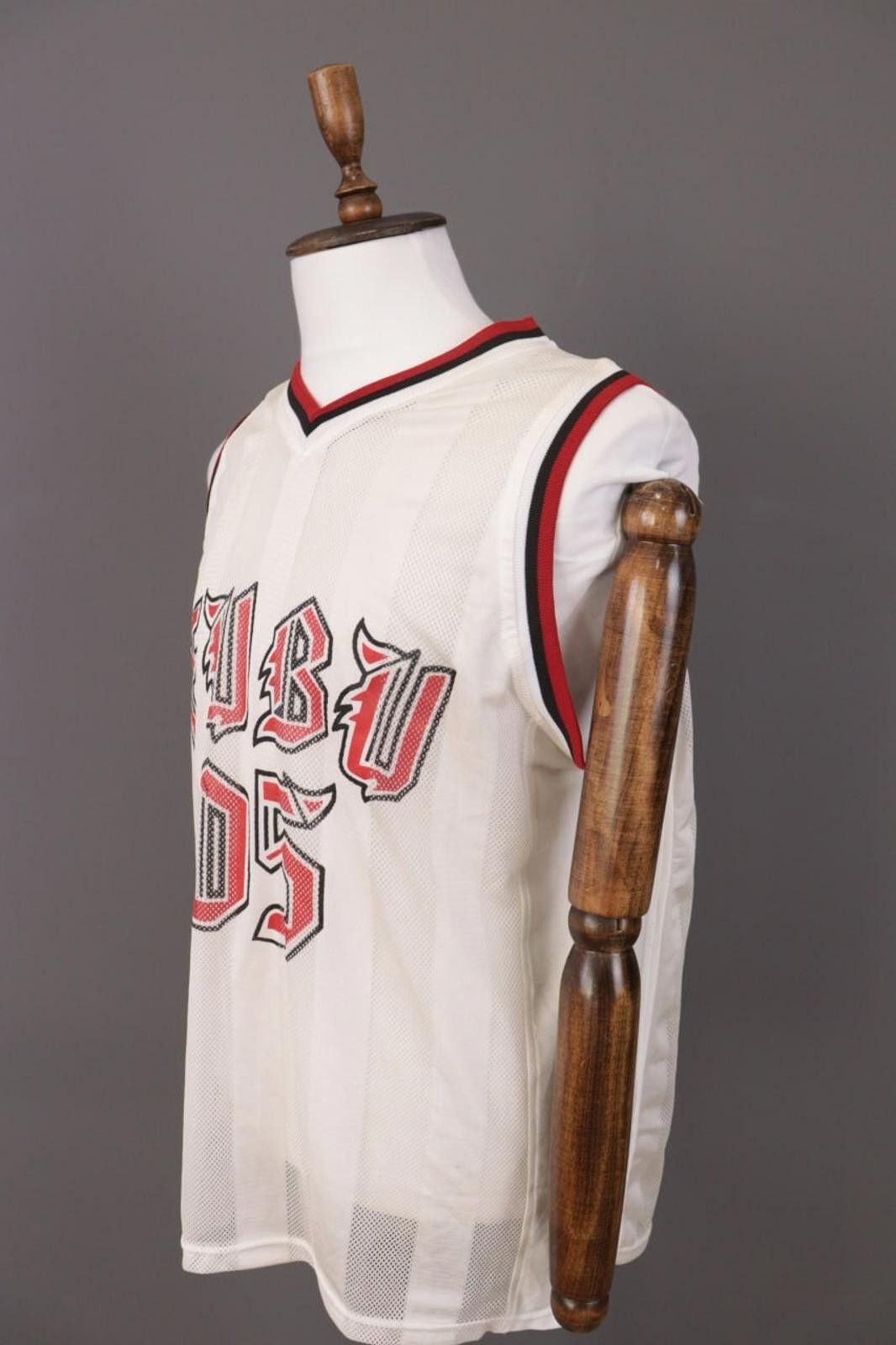Fubu Vintage Fubu White V-Neck Pinstripe Big T-Shirt Size 2XL Size US XXL / EU 58 / 5 - 6 Thumbnail