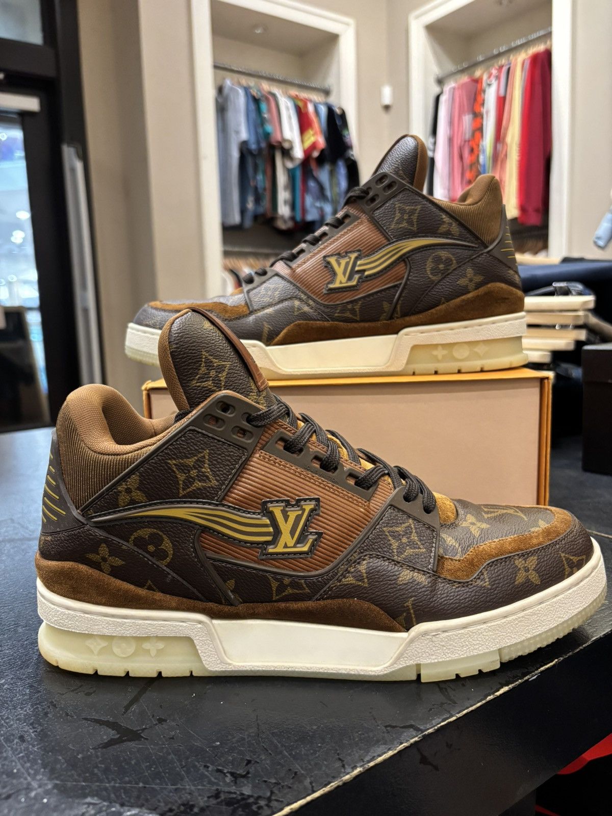 Louis Vuitton Louis Vuitton Trainer Ebene Sneakers Size US 8 / EU 41 - 2 Thumbnail