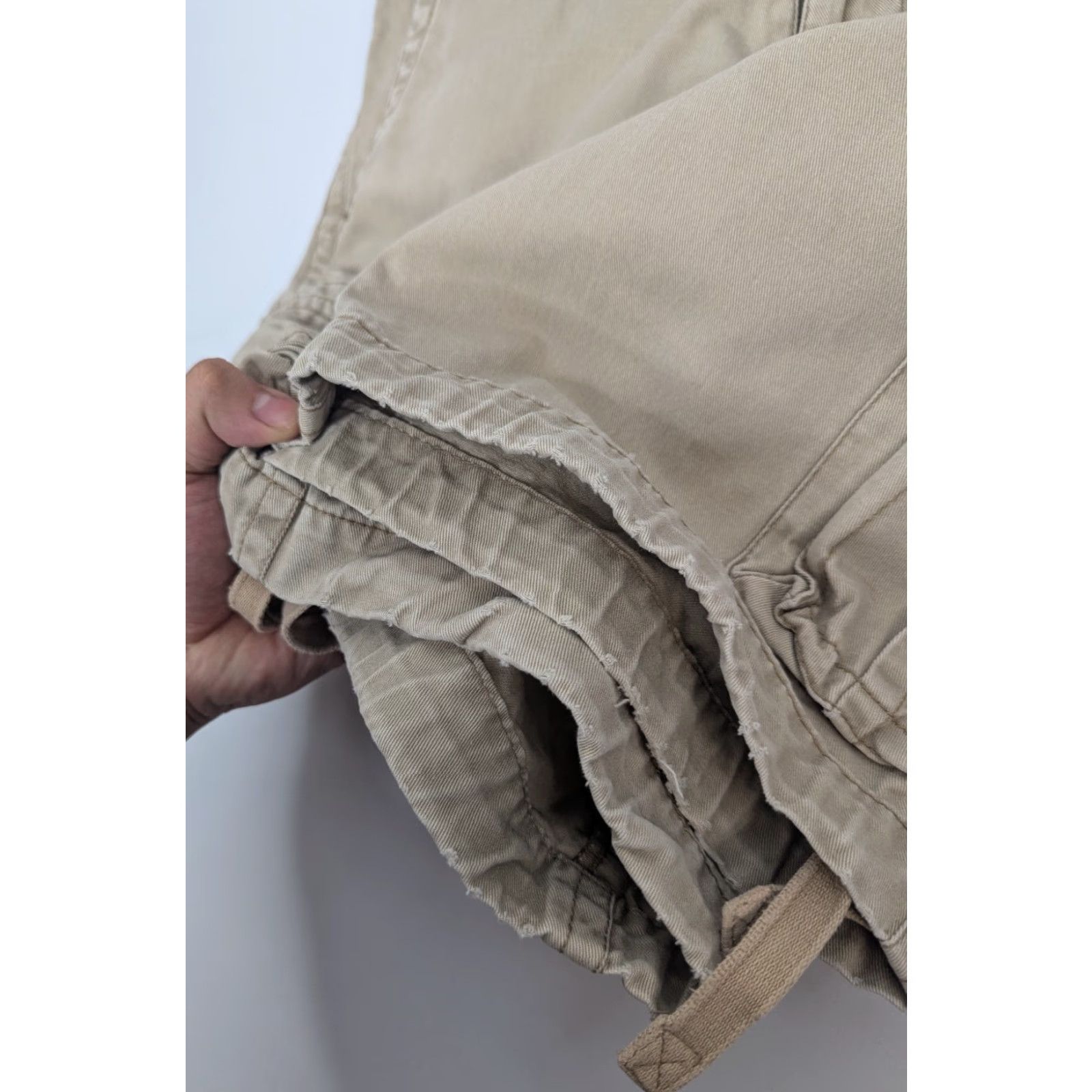 Vintage VINTAGE Aéropostale Cargo Shorts Men’s 27 Khaki Tan Y2K Drawstring Paratrooper A87 Cargo Pant Shorts Beige Cotton Canvas Pocket Zipper Button Logo Men Size US 27 - 3 Thumbnail