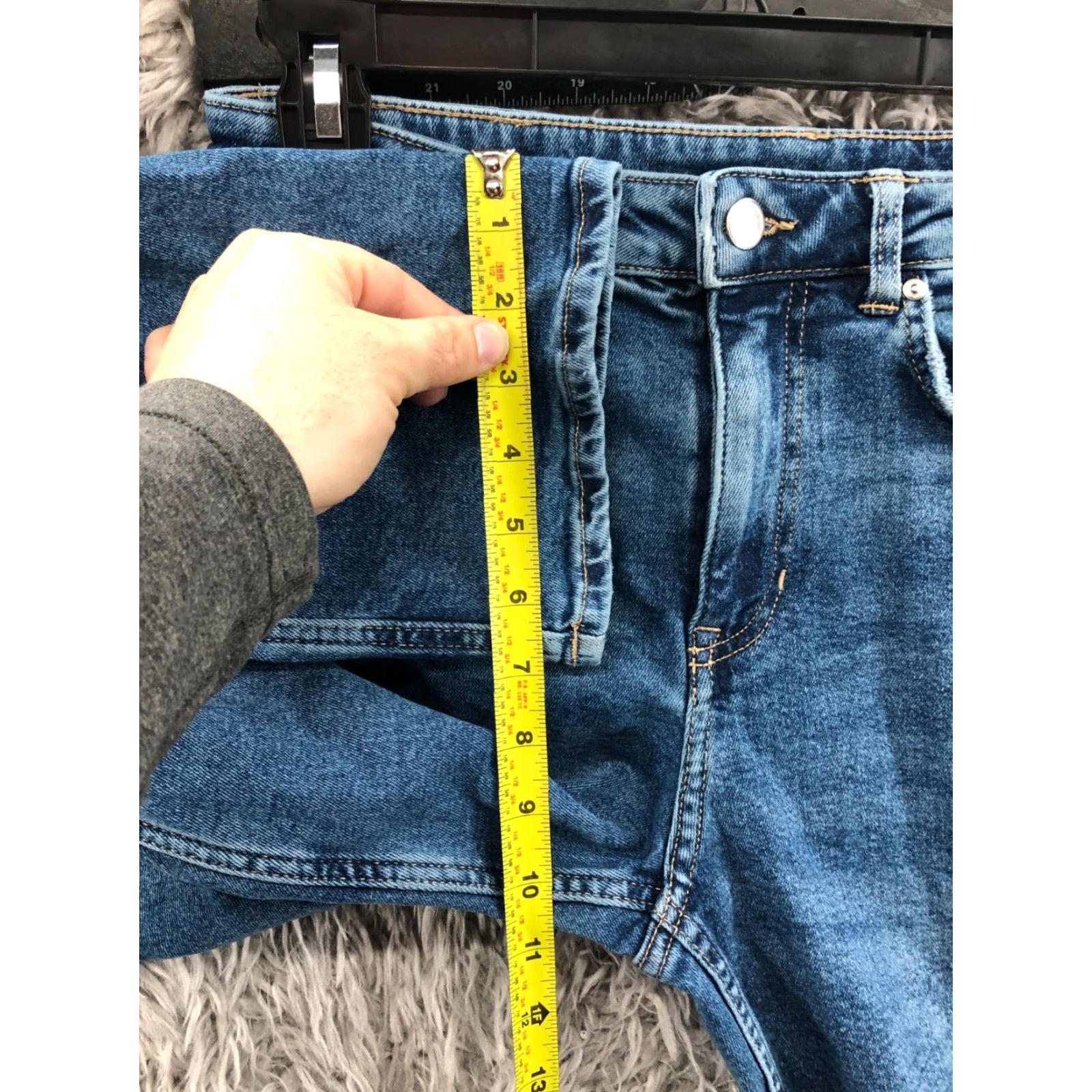 H&M H&M Jeans Regular Size 6 Womens Medium Wash Blue Ankle Rise Mid 8.5-10.5 In Denim Pocket Zipper Button Belt Loops 5-Pocket Style VINTAGE? Size 28" / US 6 / IT 42 - 4 Thumbnail