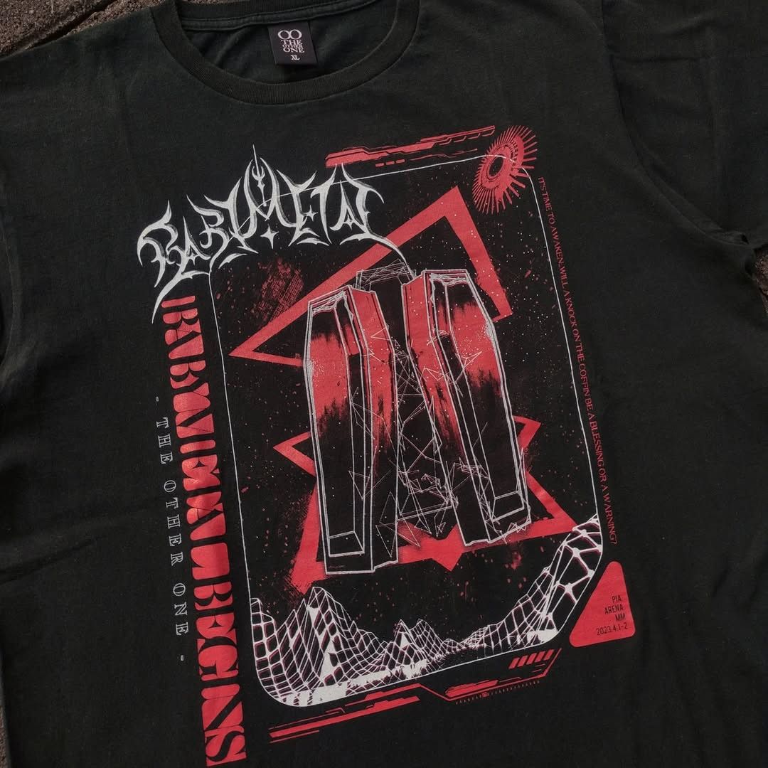 Band Tees BABYMETAL Return The Other One 2023 World Tour Size US XL / EU 56 / 4 - 2 Thumbnail