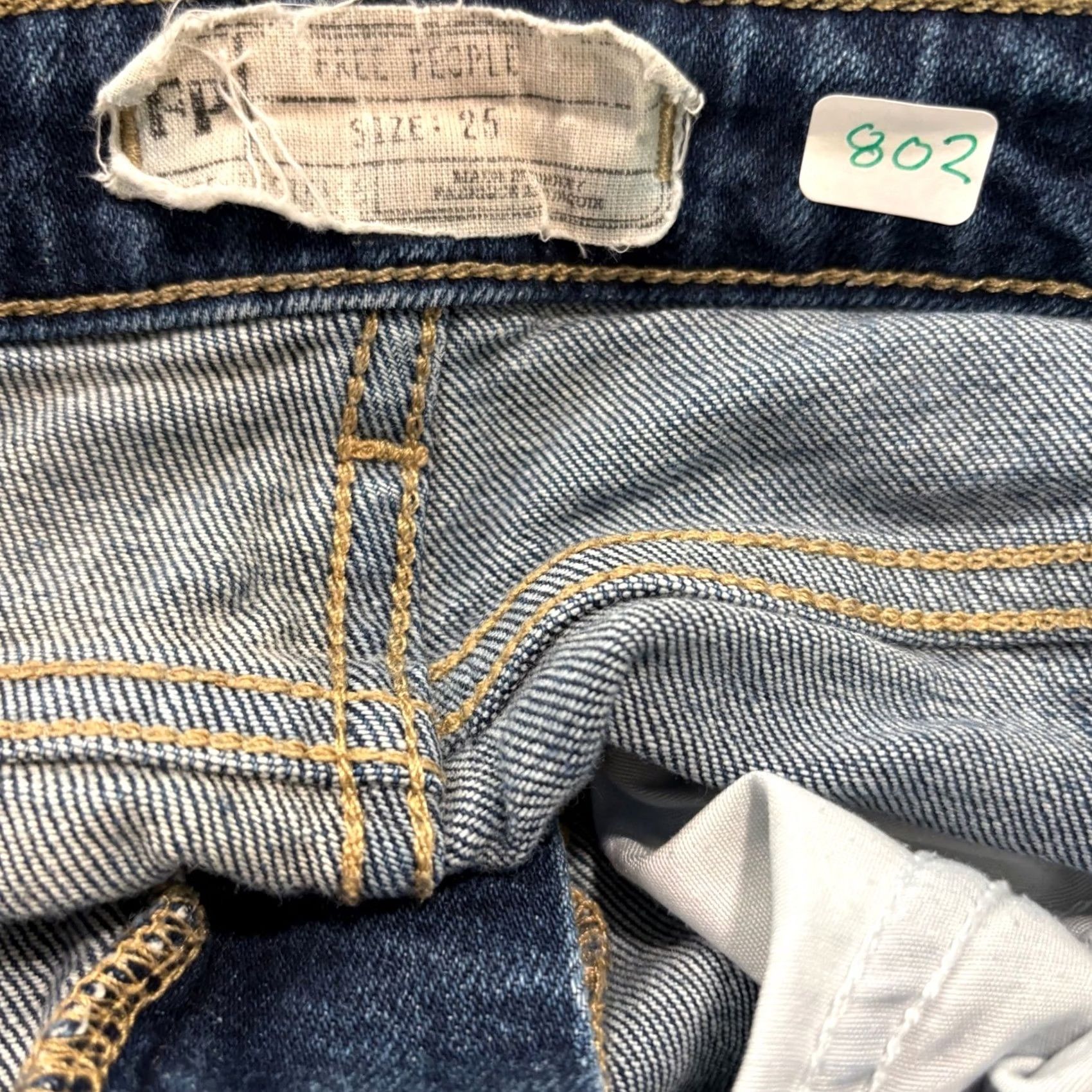Free People Free People Blue Dark Wash Skinny Jeans Size 25 Raw Hem Frayed Cropped Denim Womens Size 42" / US 20 - 2 Thumbnail