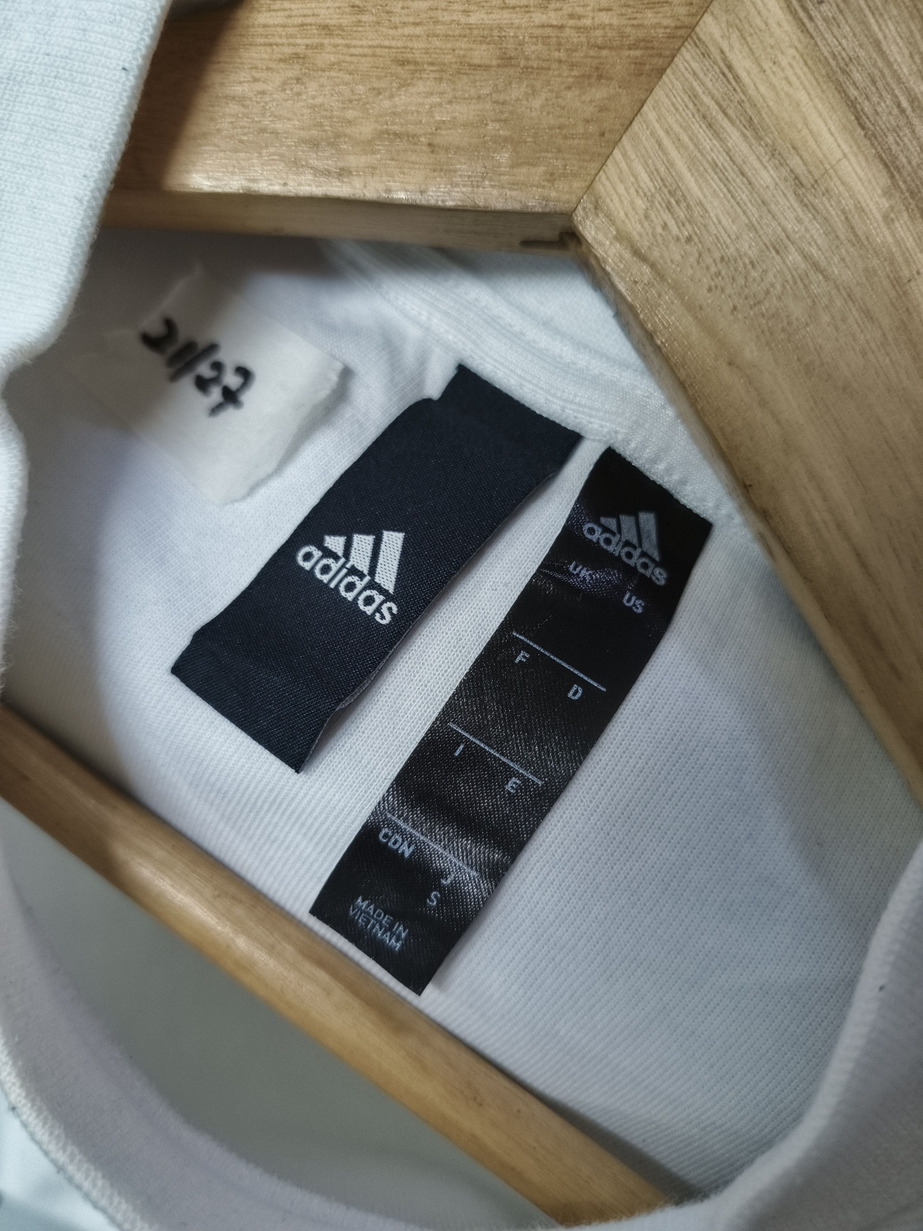 Adidas ADIDAS THREE STRIPE WHITE SWEATSHIRT Size S / US 4 / IT 40 - 7 Thumbnail