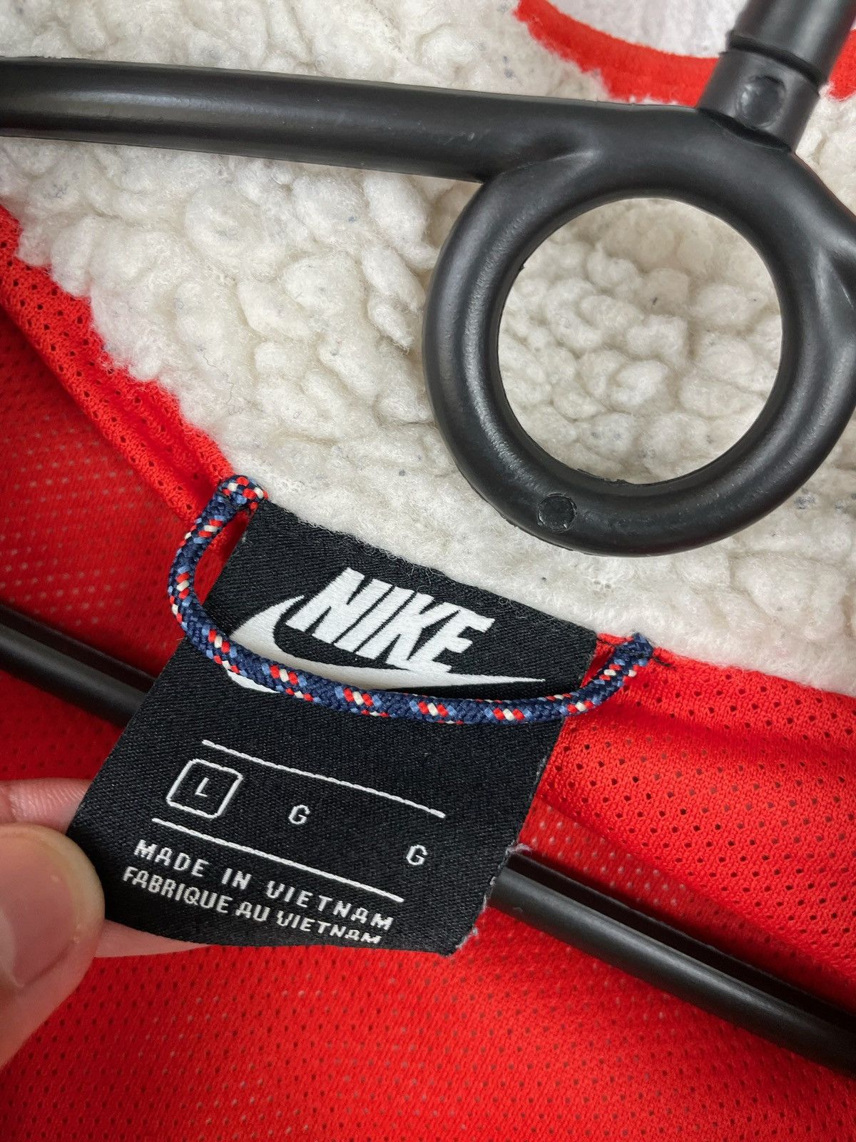 Nike Vintage Nike Sherpa vest teddy rare logo size L Size US L / EU 52-54 / 3 - 3 Thumbnail