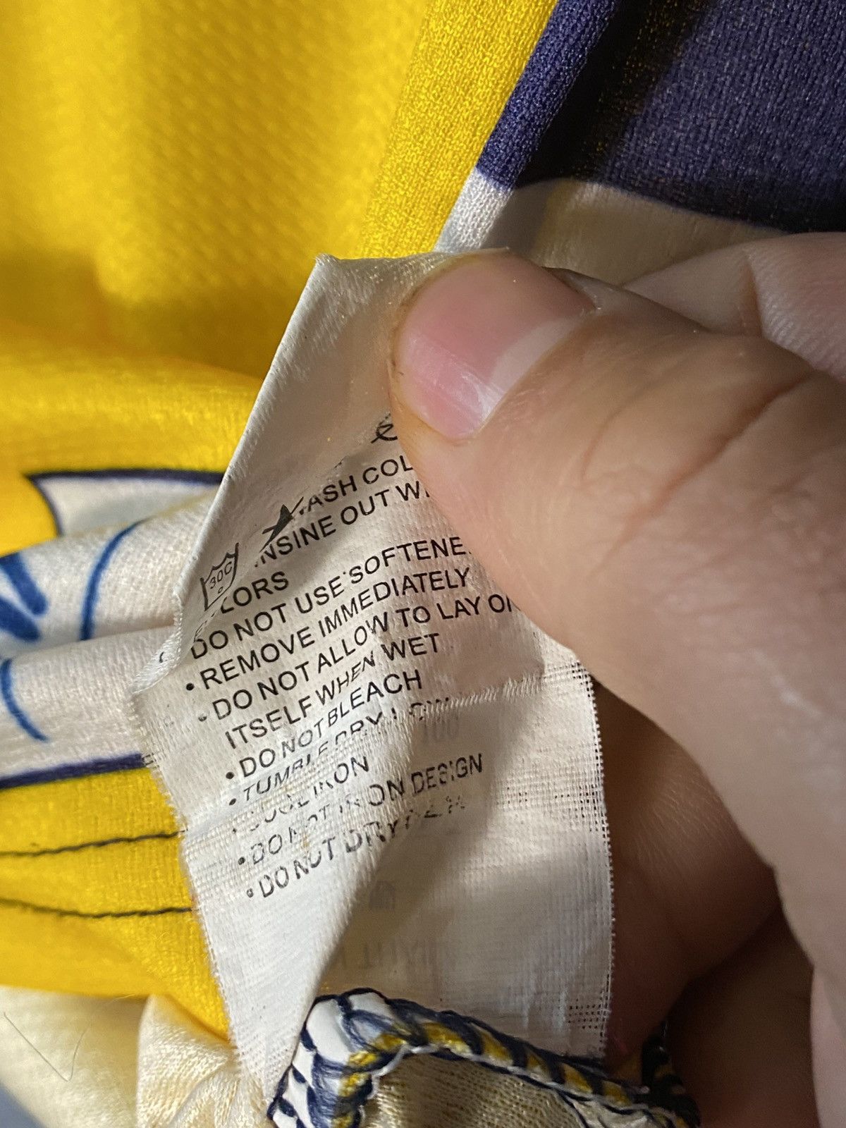 Puma × Vintage 2008 Vintage West Coast Eagles Puma Soccer Football Jersey Size US M / EU 48-50 / 2 - 5 Thumbnail
