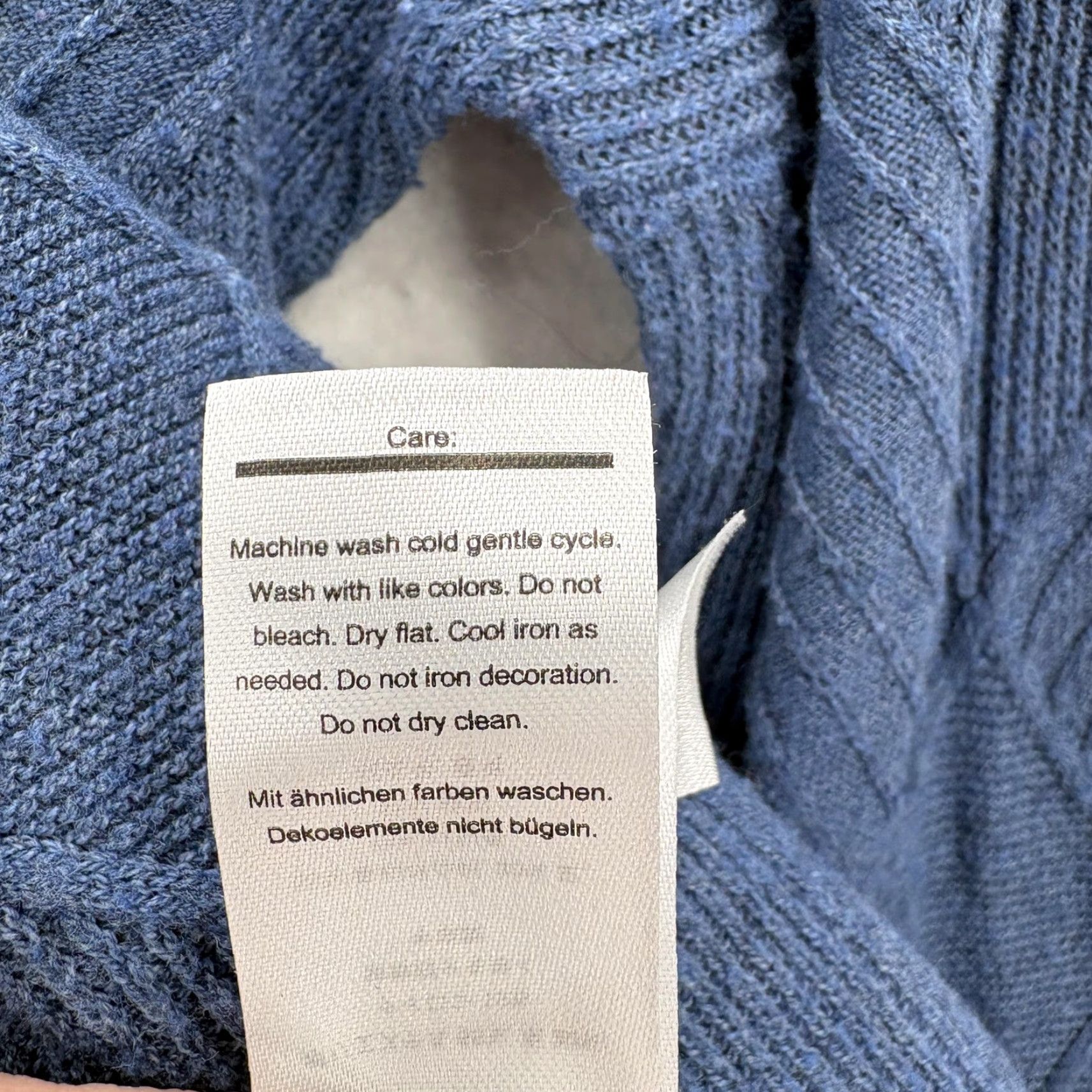 Smartwool Smartwool Shadow Pine Cable V-Neck Sweater Womens Medium Blue Wool Blend Travel Size M / US 6-8 / IT 42-44 - 6 Thumbnail