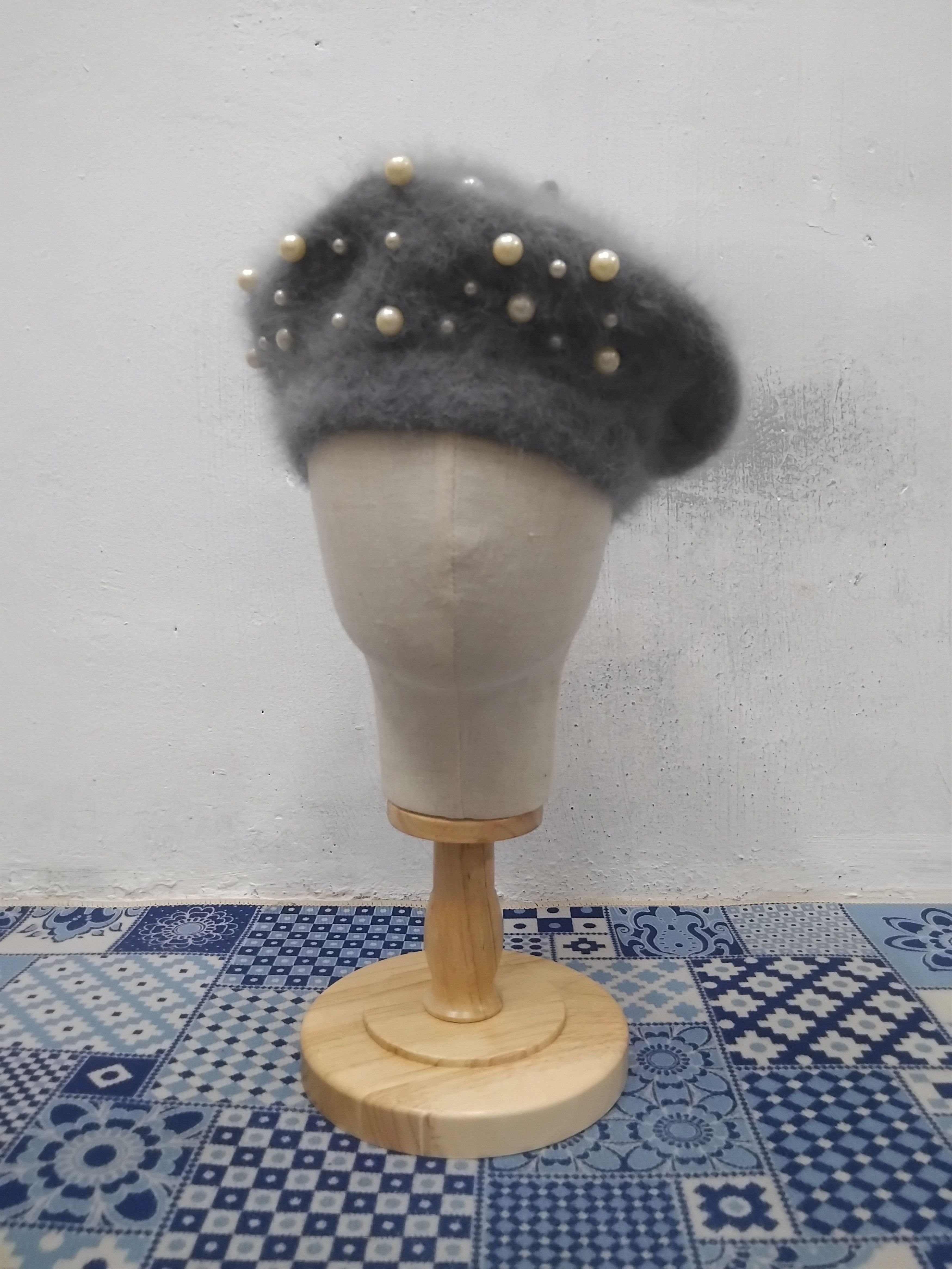 Japanese Brand Pearl grey colour barret Size ONE SIZE - 1 Thumbnail