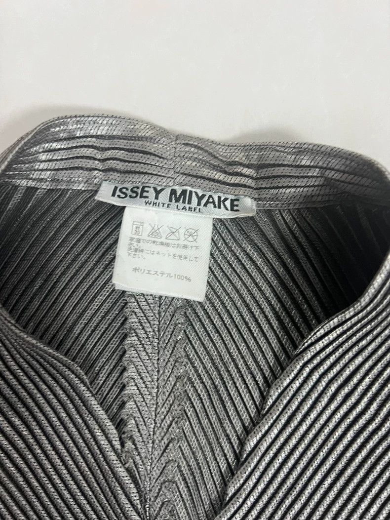 Issey Miyake Issey Miyake Grey pleated cardigan Size XS / US 0-2 / IT 36-38 - 2 Thumbnail