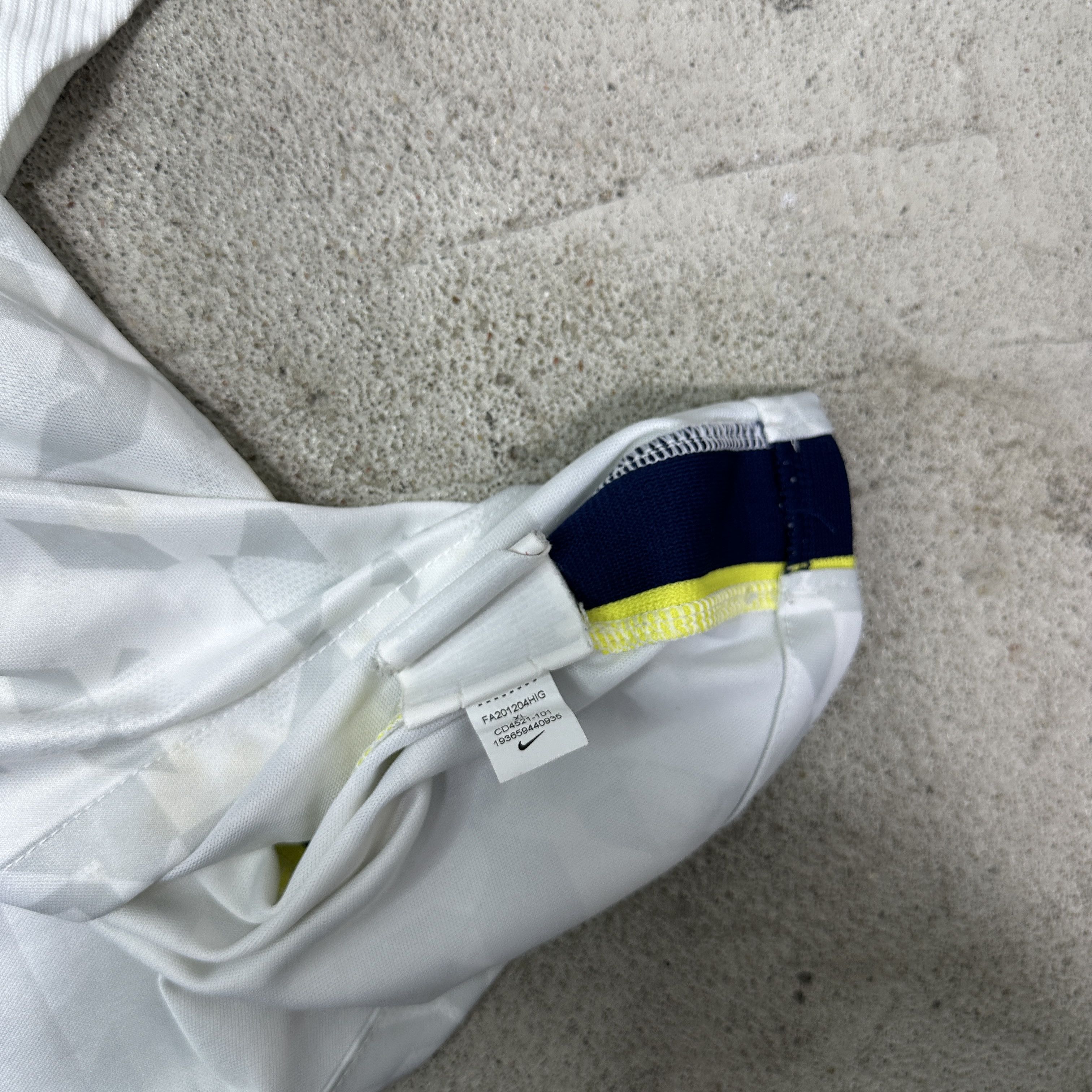 Nike Vintage Sporty Streetwear Nike Tottenham 20/21 Jersey Y2K Size US S / EU 44-46 / 1 - 5 Thumbnail