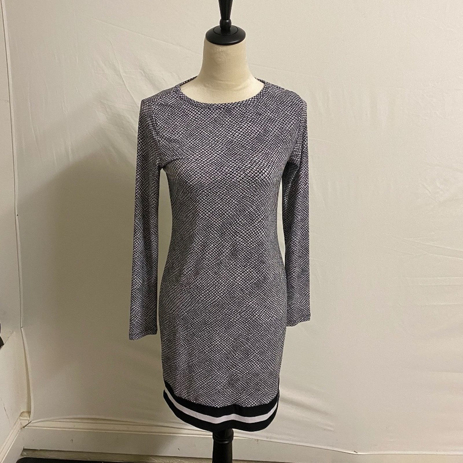 Michael Kors Michael Kors Geometric Pattern Long Sleeve Dress - XS Size XS / US 0-2 / IT 36-38 - 1 Thumbnail