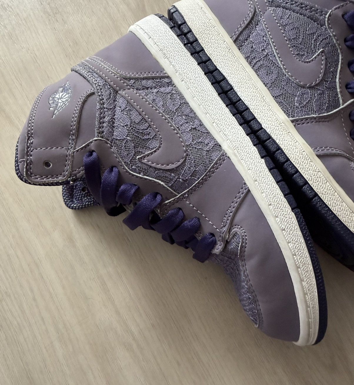 Nike 2010 Air Jordan 1 Purple Daybreak Lace Sz 2.5y w/ OG box Size US 5 / IT 35 - 7 Thumbnail