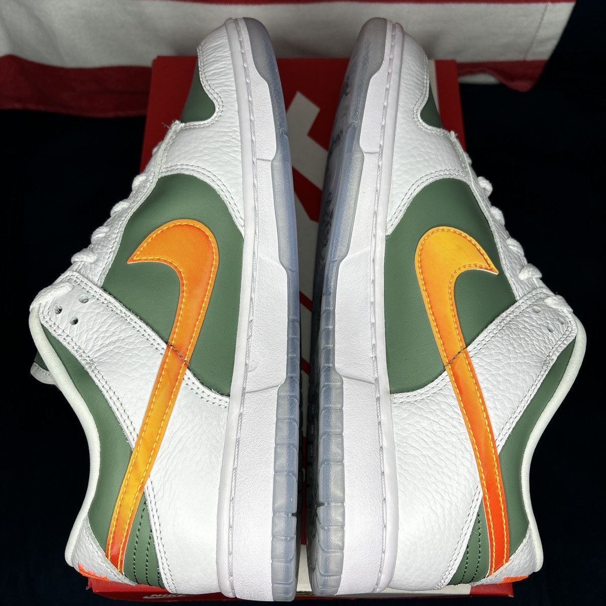 Nike Nike Dunk Low SE “New York vs New York” Size US 9 / EU 42 - 2 Thumbnail