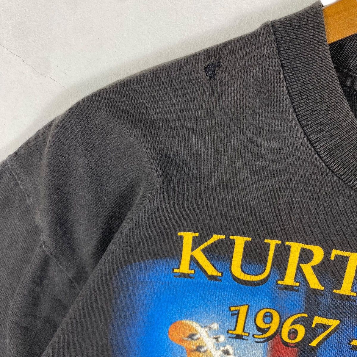 Nirvana × Vintage Vintage 90's KURT COBAIN Nirvana Big Graphic Band Tee Shirt Size US XL / EU 56 / 4 - 4 Thumbnail