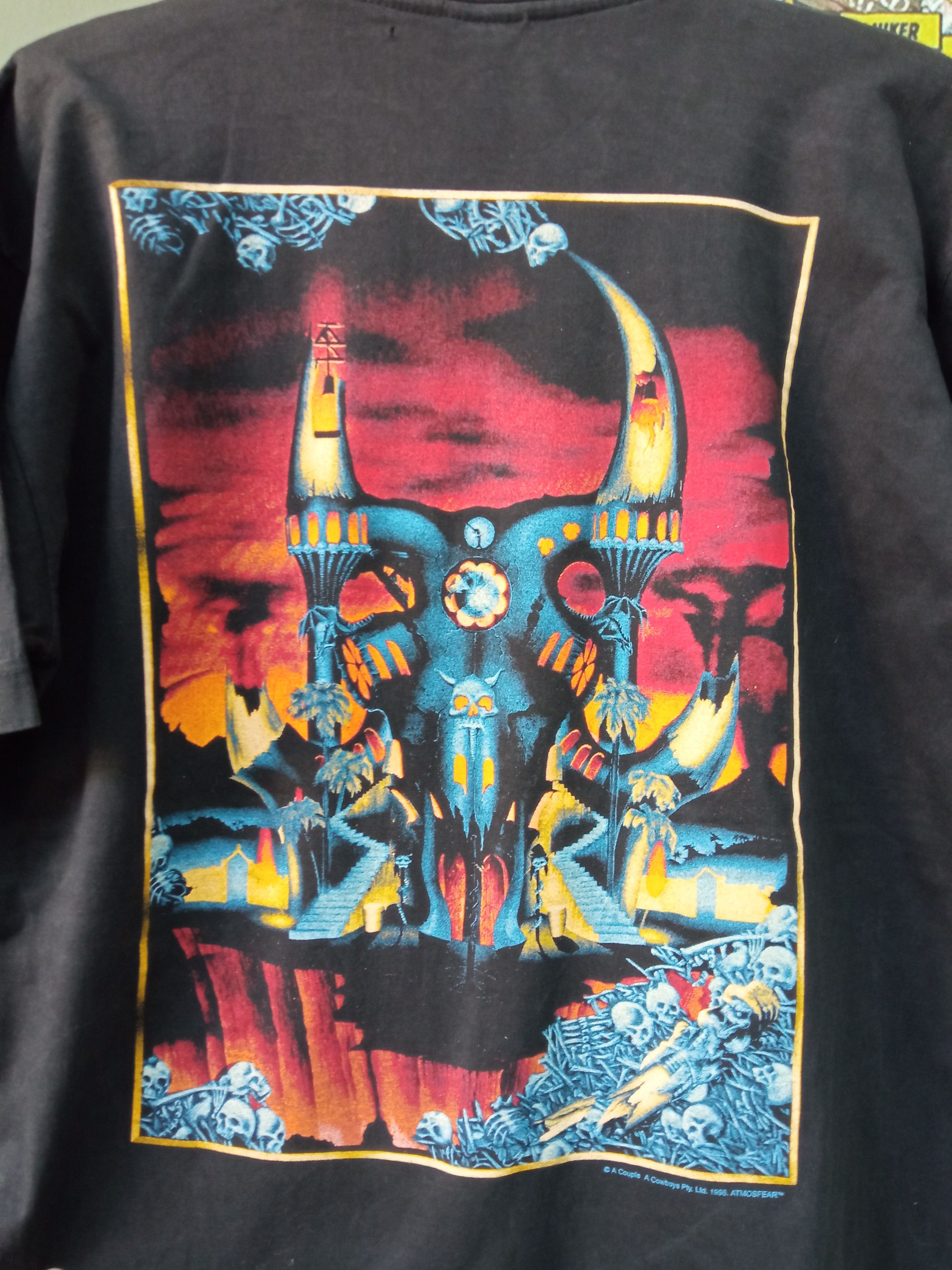 Almosfear baron samedi vintage t shirt size L.