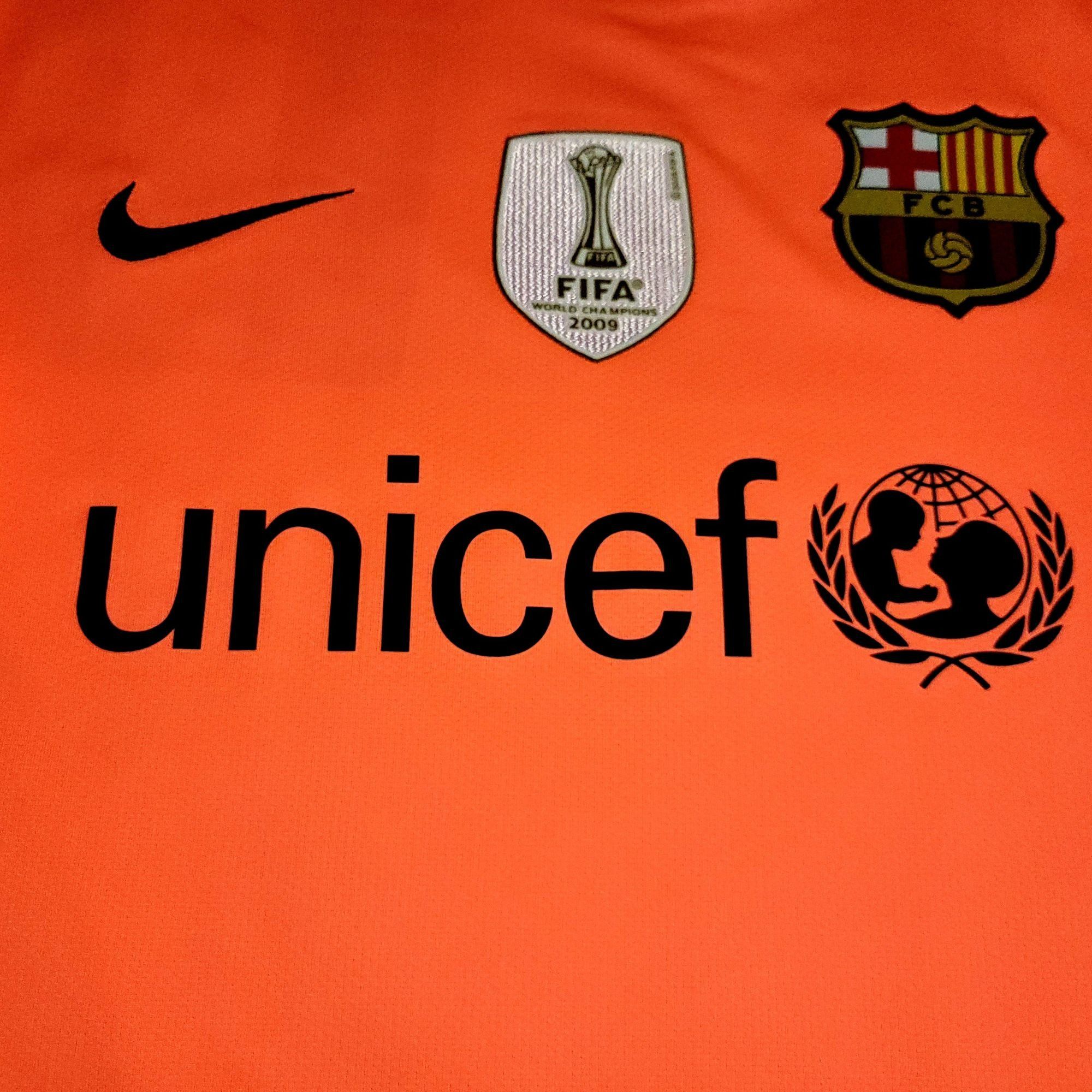 Nike Ibrahimovic Barcelona DEBUT 2009 2010 Soccer Away Jersey L Size US L / EU 52-54 / 3 - 3 Thumbnail