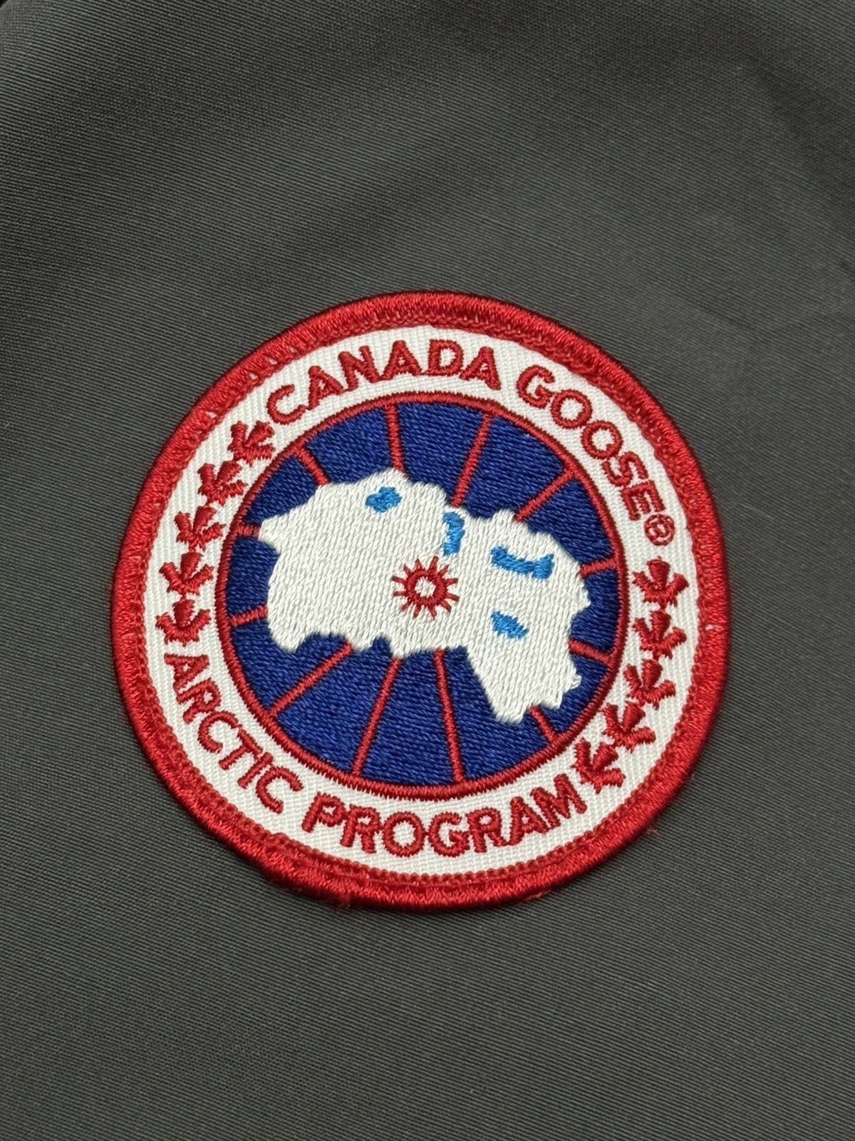 Canada Goose Chateau Parka Size US M / EU 48-50 / 2 - 13 Thumbnail