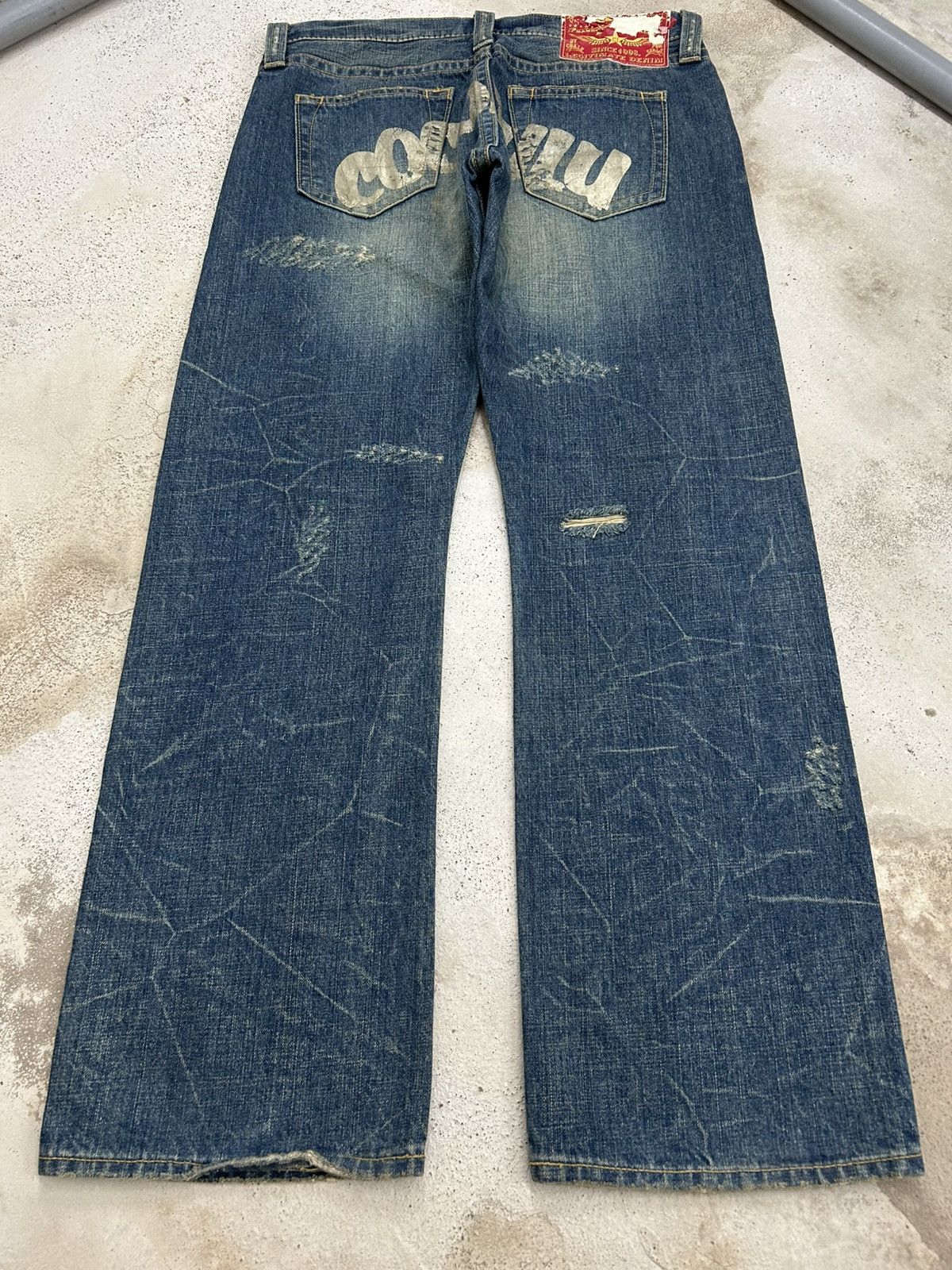 Le Grande Bleu (L.G.B.) JAPAN BRAND CO & LU WASHED DISTRESSED WITH WORDS BACKSIDE Size US 30 / EU 46 - 2 Thumbnail