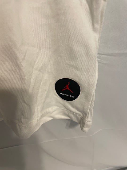 Jordan Brand Jordan Nina Chanel Abney LARGE MEN'S SHIRT NEW L White Size US L / EU 52-54 / 3 - 3 Thumbnail