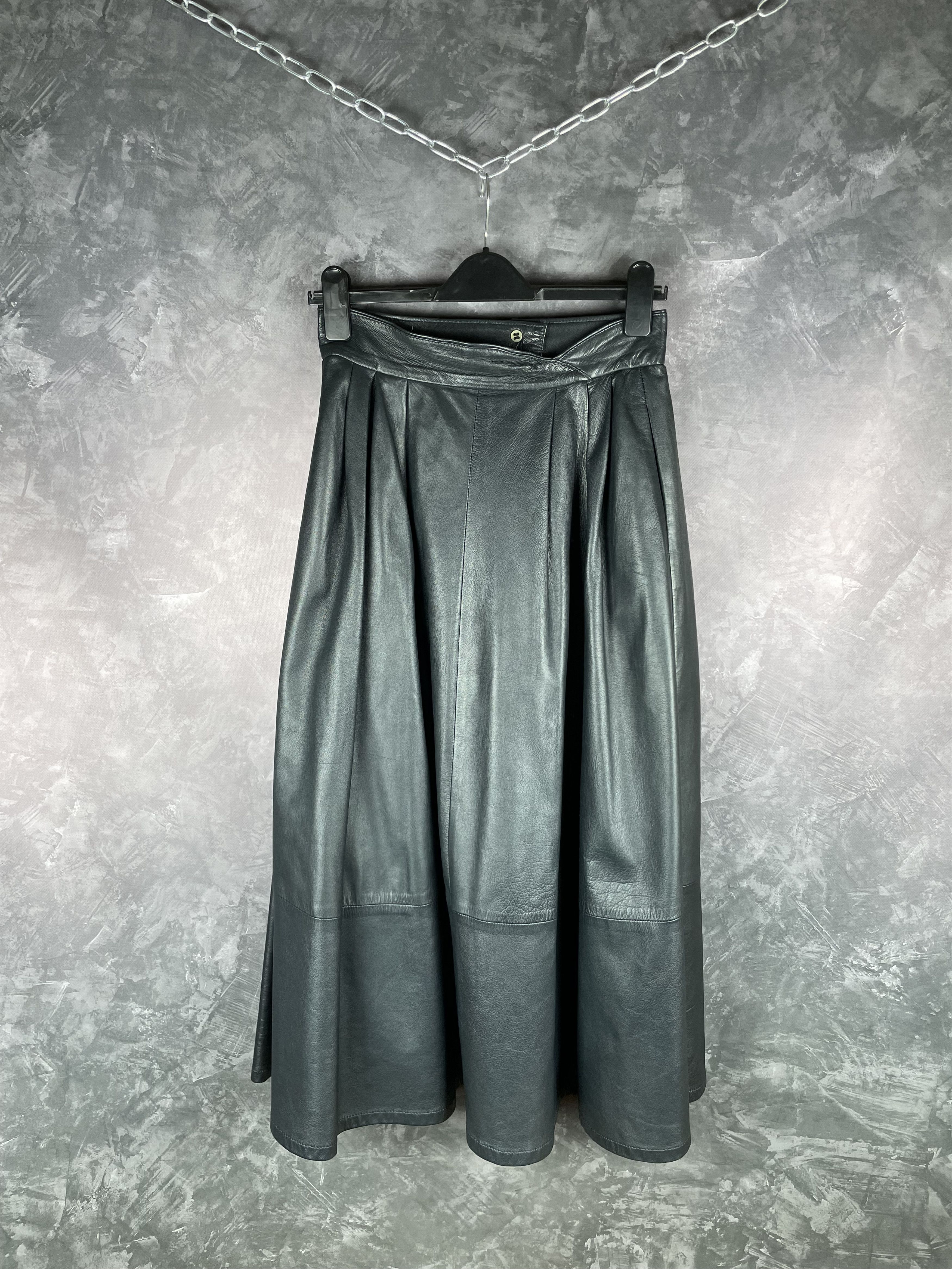 image of Burberry’S Vintage Skirt in Black, Women's (Size 34)