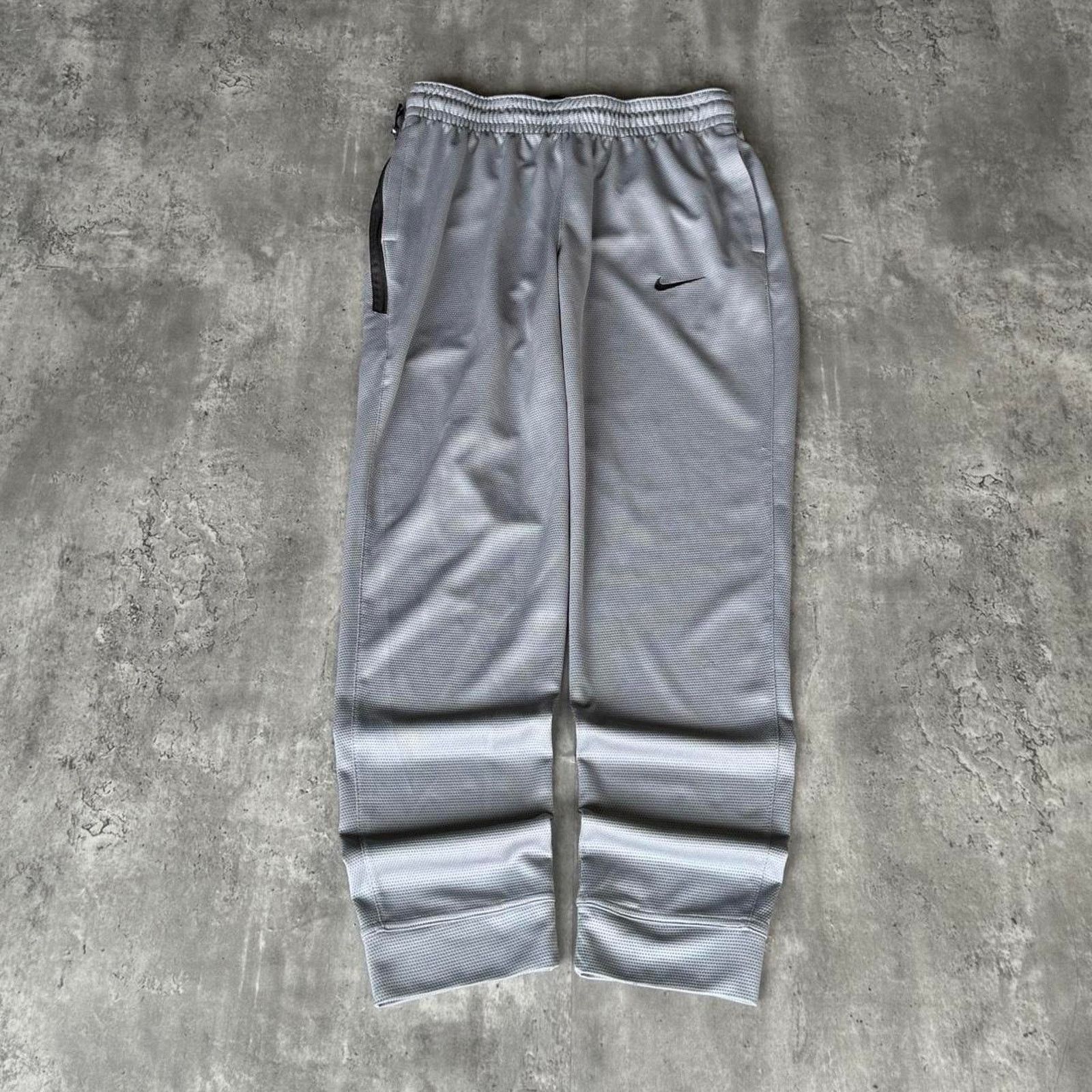 Nike × Nike ACG × Vintage Crazy Vintage Y2K Nike Grey Essential Streetwear Sweatpants Size US 30 / EU 46 - 1 Thumbnail