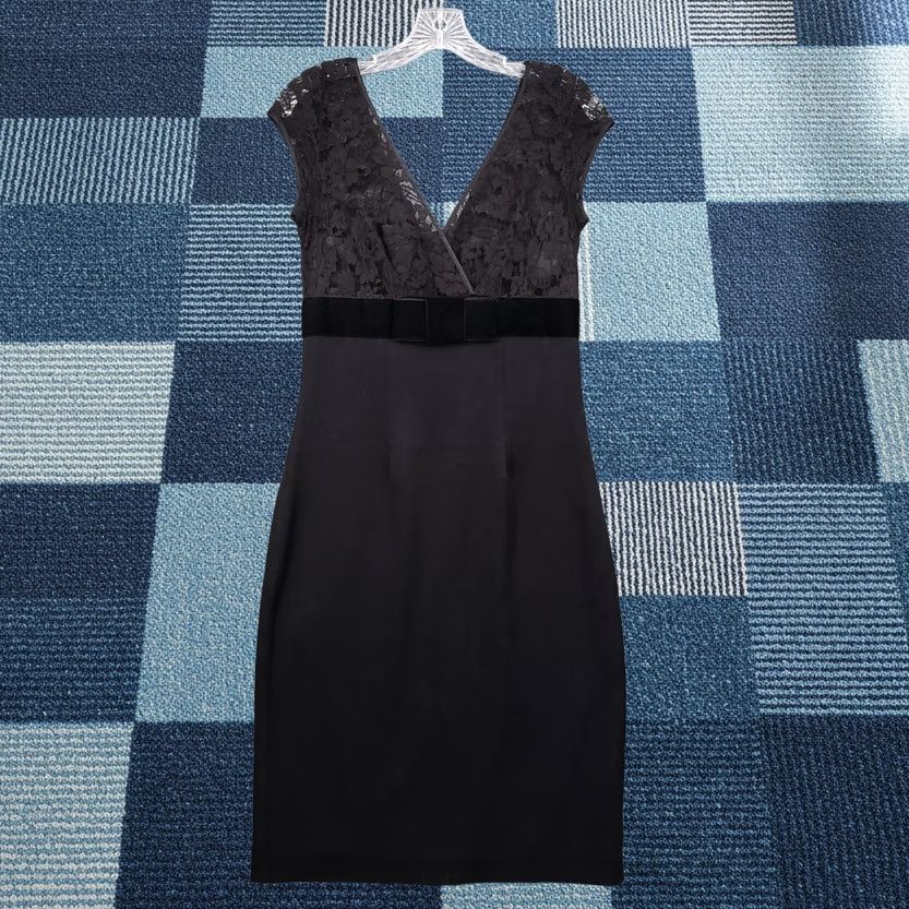 Banana Republic Banana Republic Dress Womens Tall 4 Black Lace Cocktail Zip Back Lined Surplice Short Sleeve Size S / US 4 / IT 40 - 1 Thumbnail