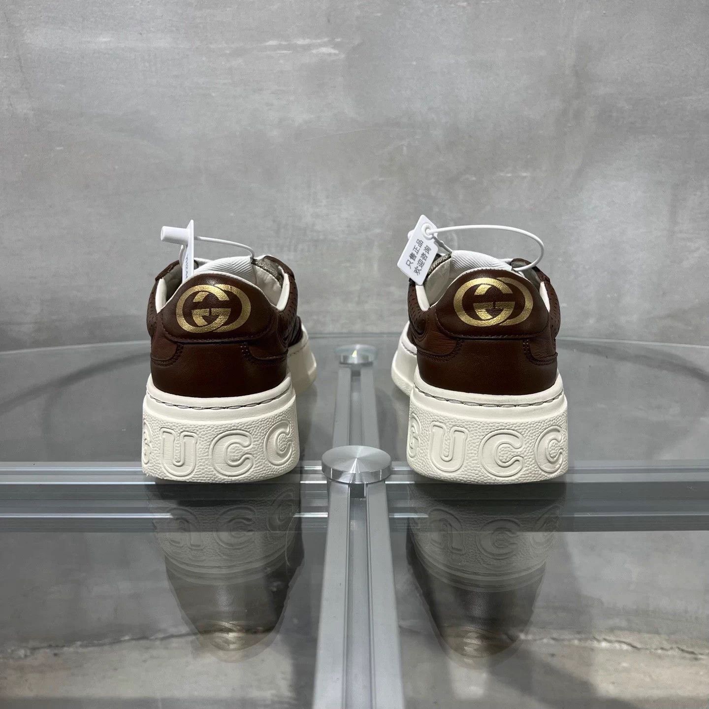 Gucci Gucci Biscuit Skate Shoes White Brown GG Monogram Size US 5 / IT 35 - 6 Thumbnail