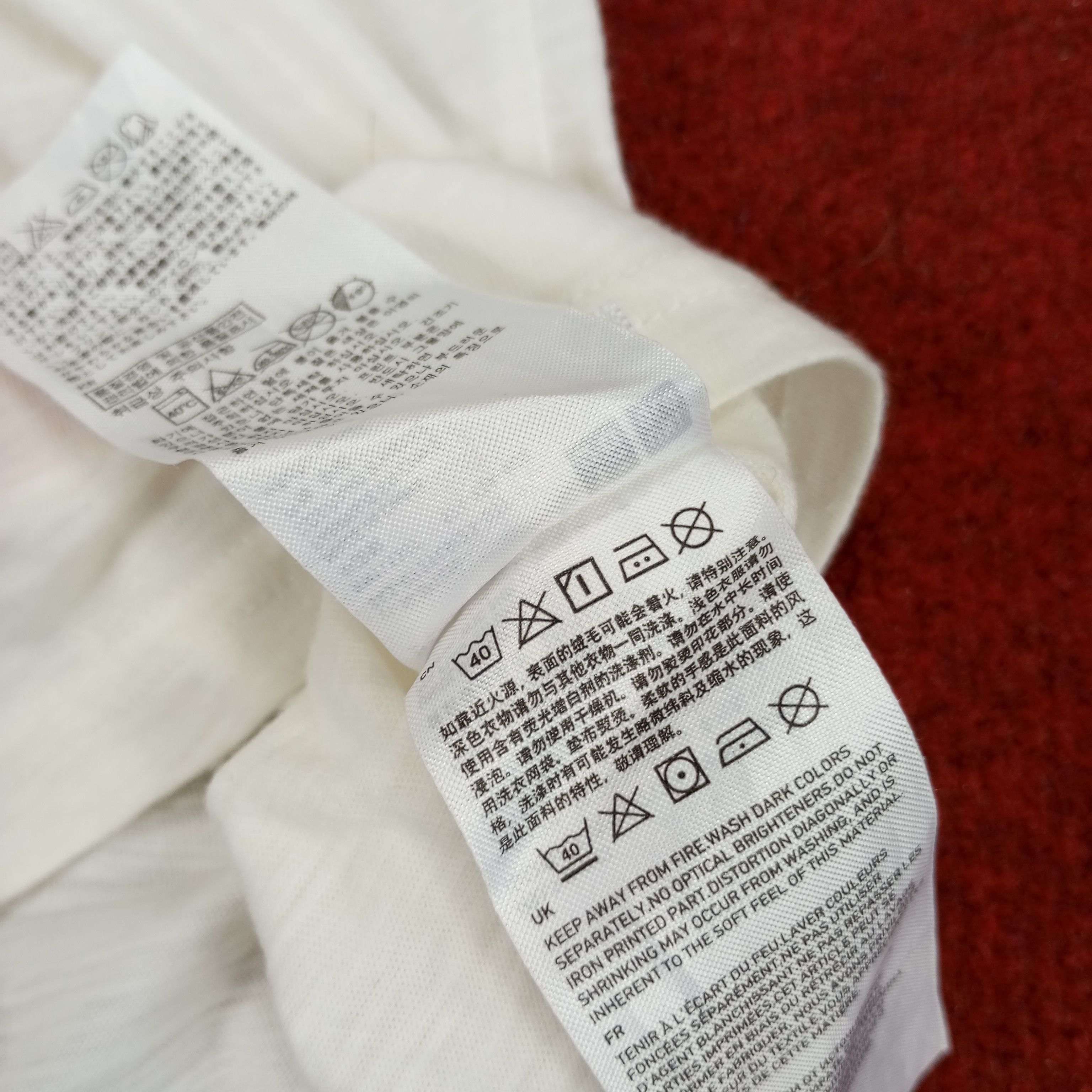 Undercover × Uniqlo Uniqlo Undercover Japanese Brand Fashion Style Tshirt Size M / US 6-8 / IT 42-44 - 11 Thumbnail