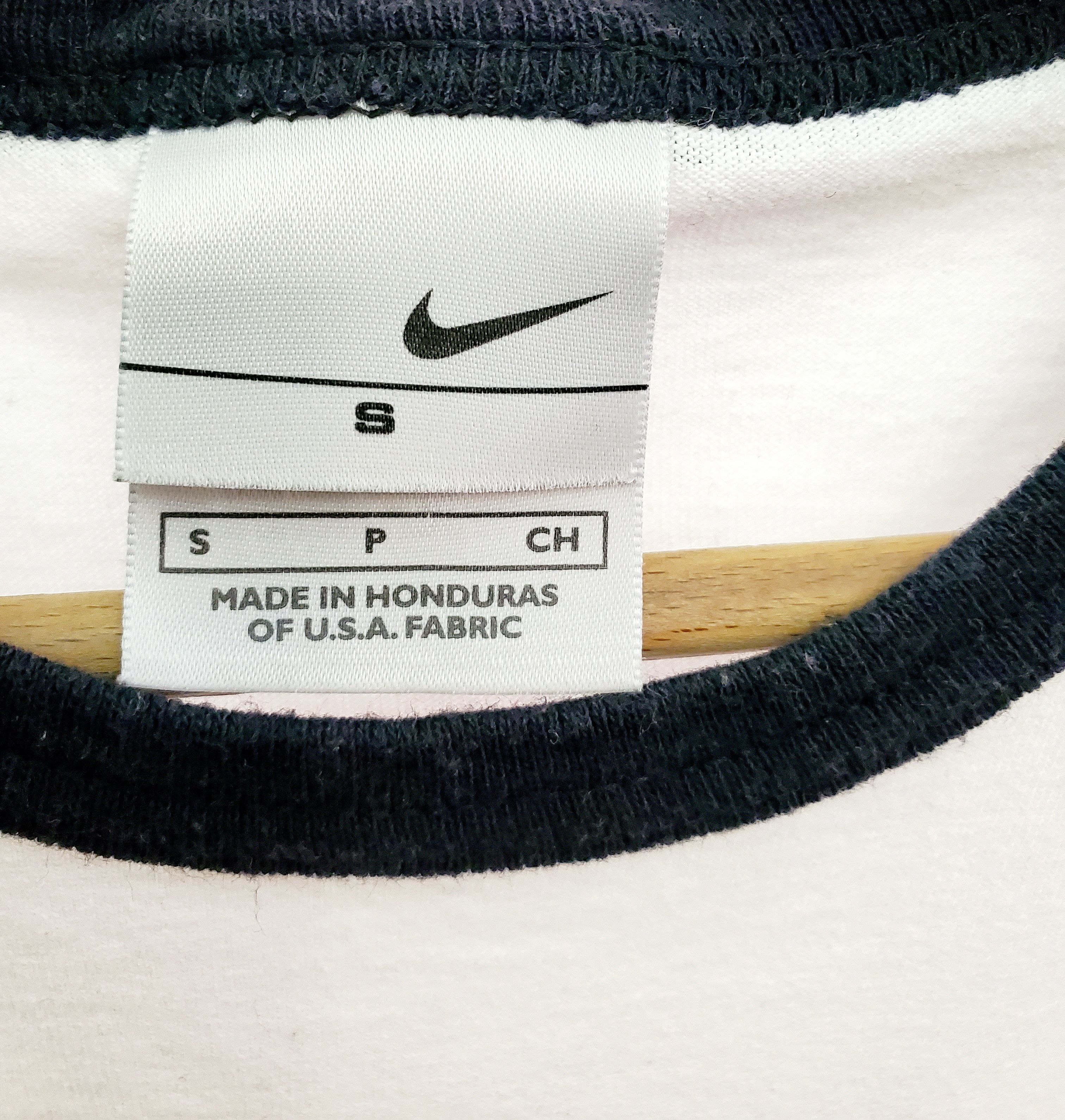 Nike × Vintage Vintage Y2K Nike Air Logo Black & White Tshirt size M Size US M / EU 48-50 / 2 - 2 Thumbnail